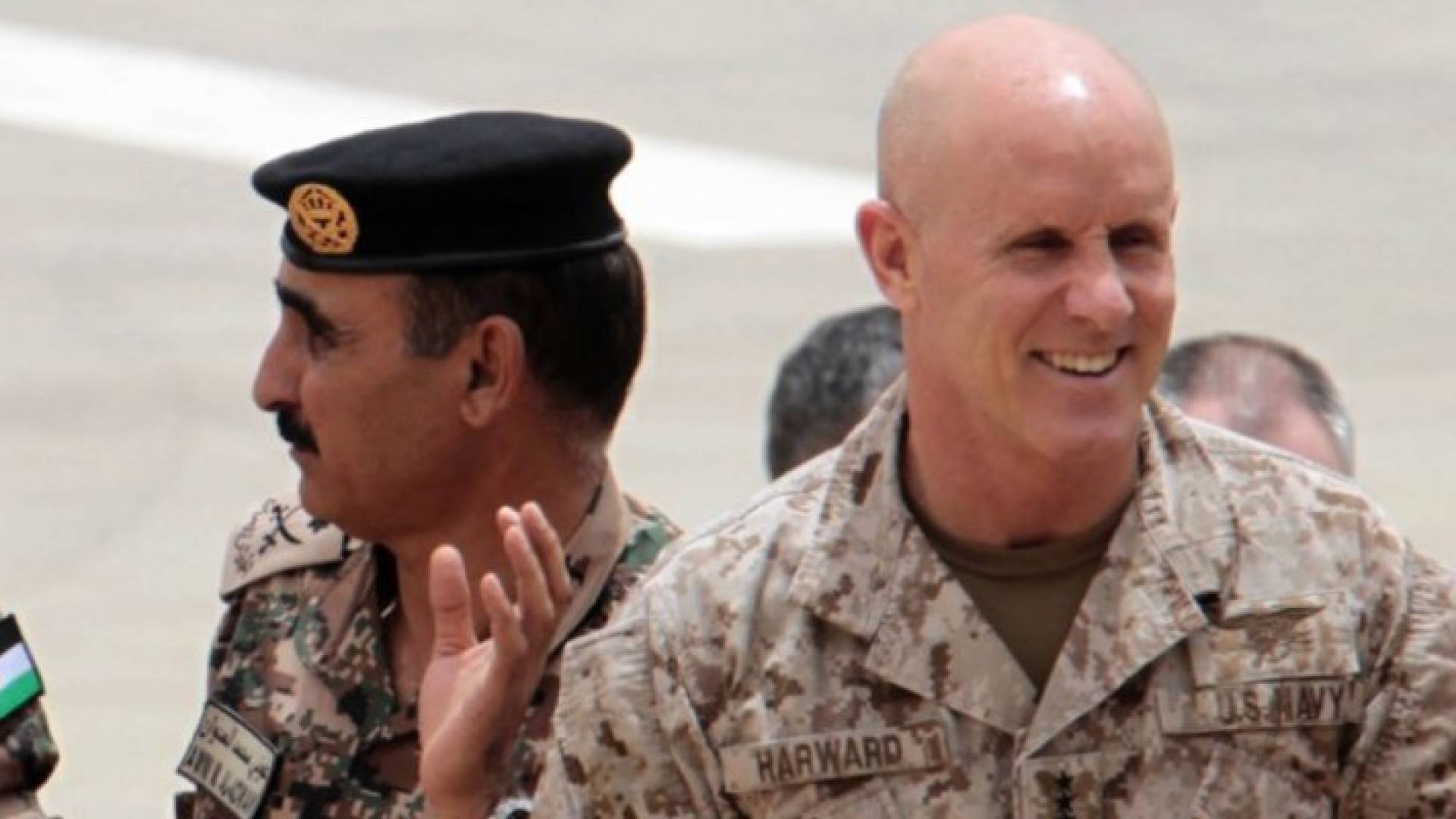 الأميرال الأمريكي السابق روبرت هاروورد