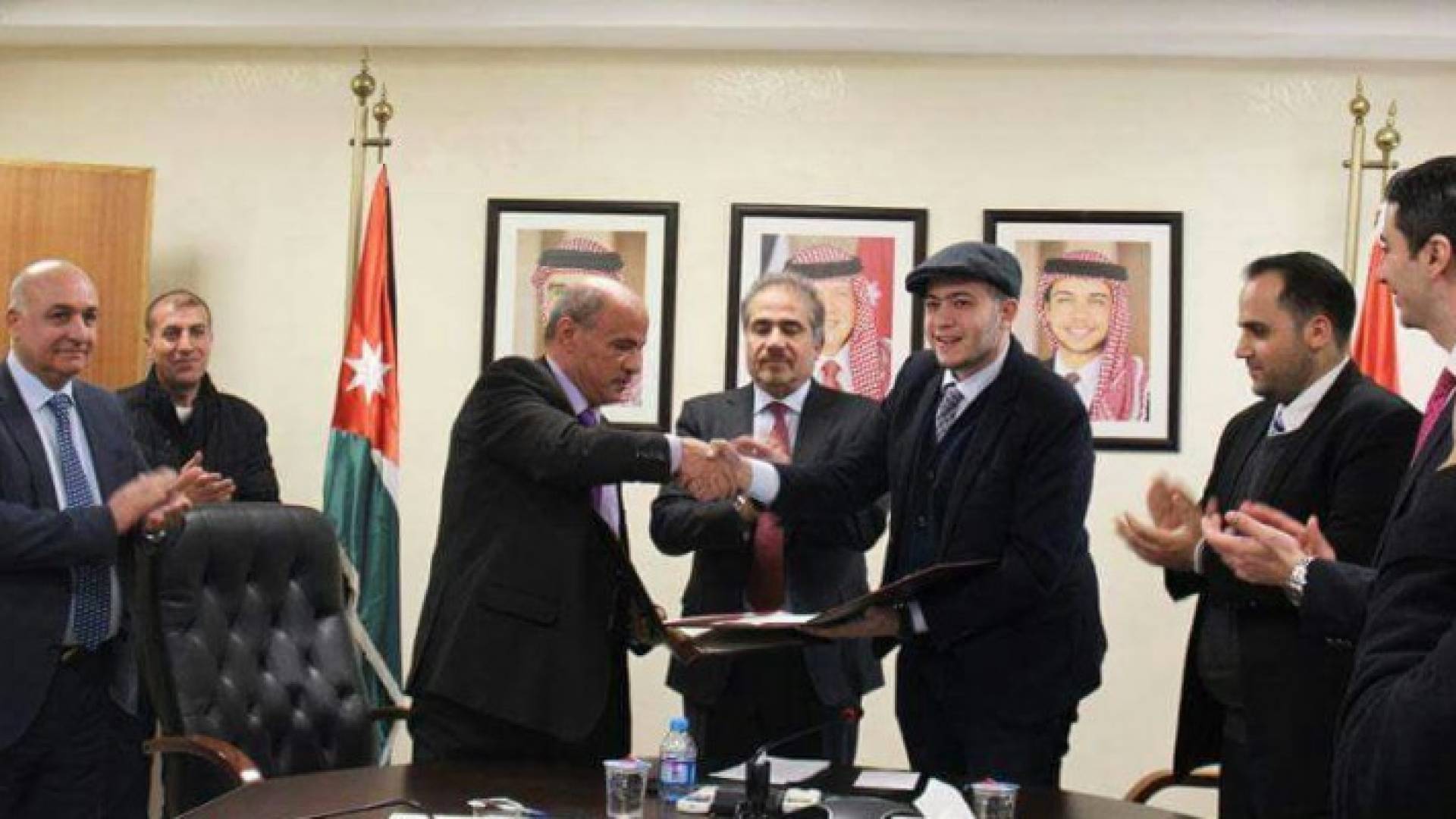 صورة خلال توقيع مذكرة التفاهم بين طقس العرب والارصاد الجوية