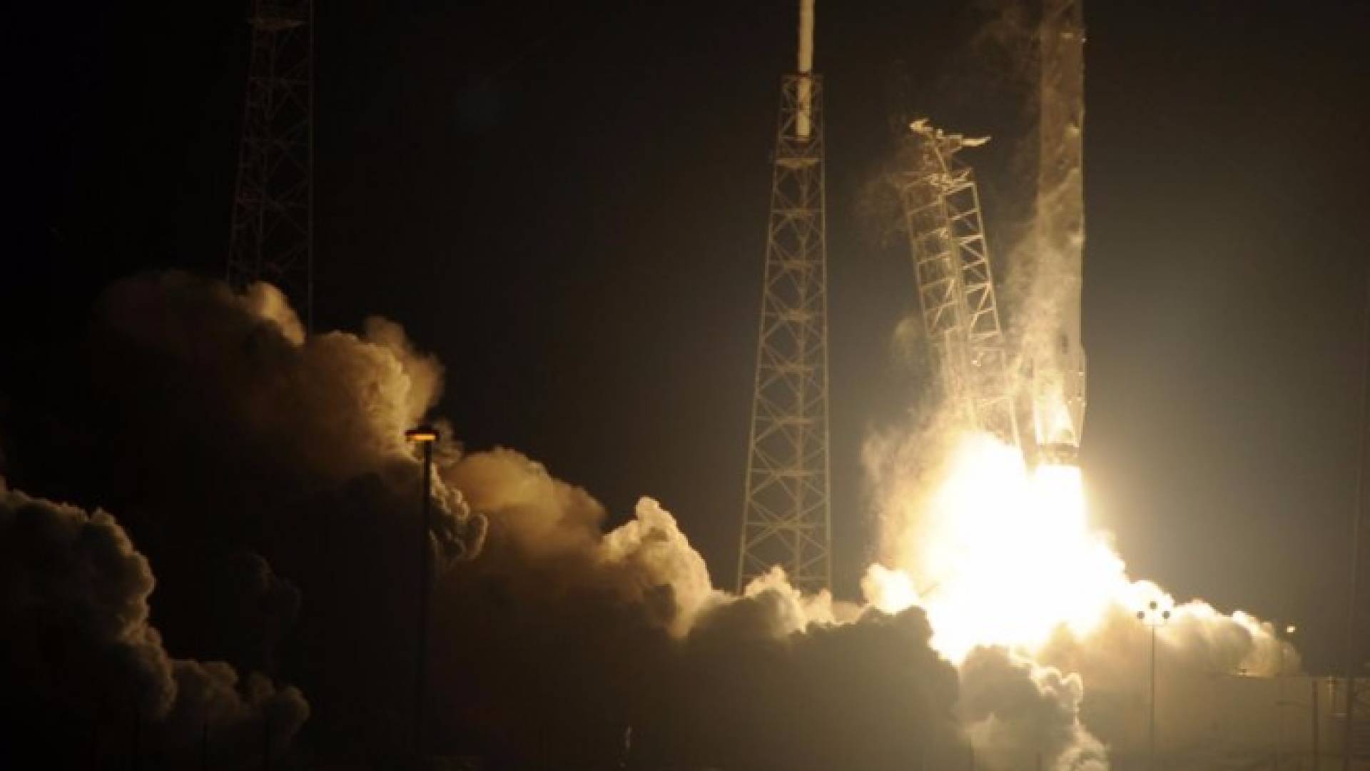 صاروخ الدفع فالكون 9