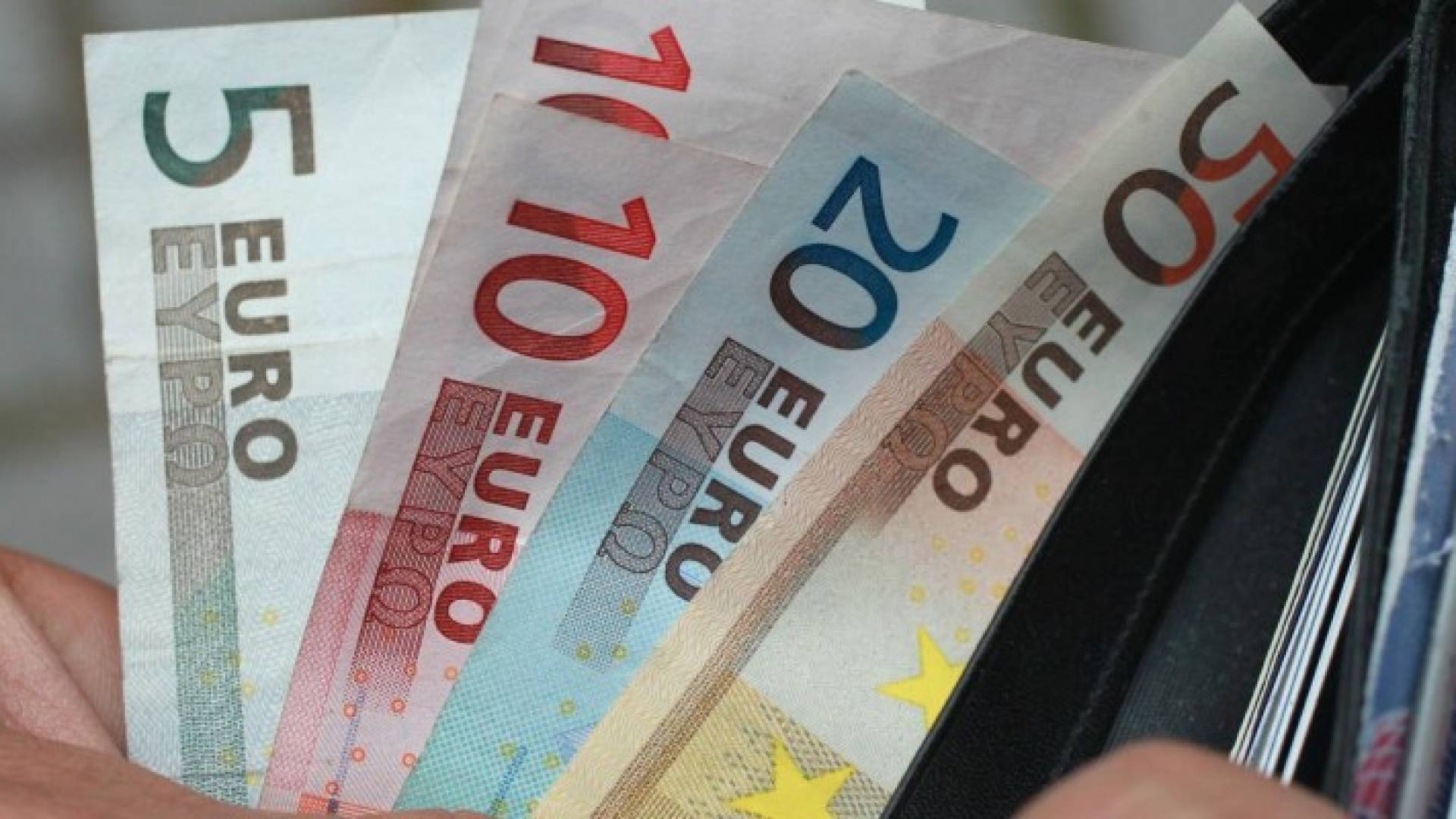 المغرور دائما يقدر نفسه أكثر من الآخرين