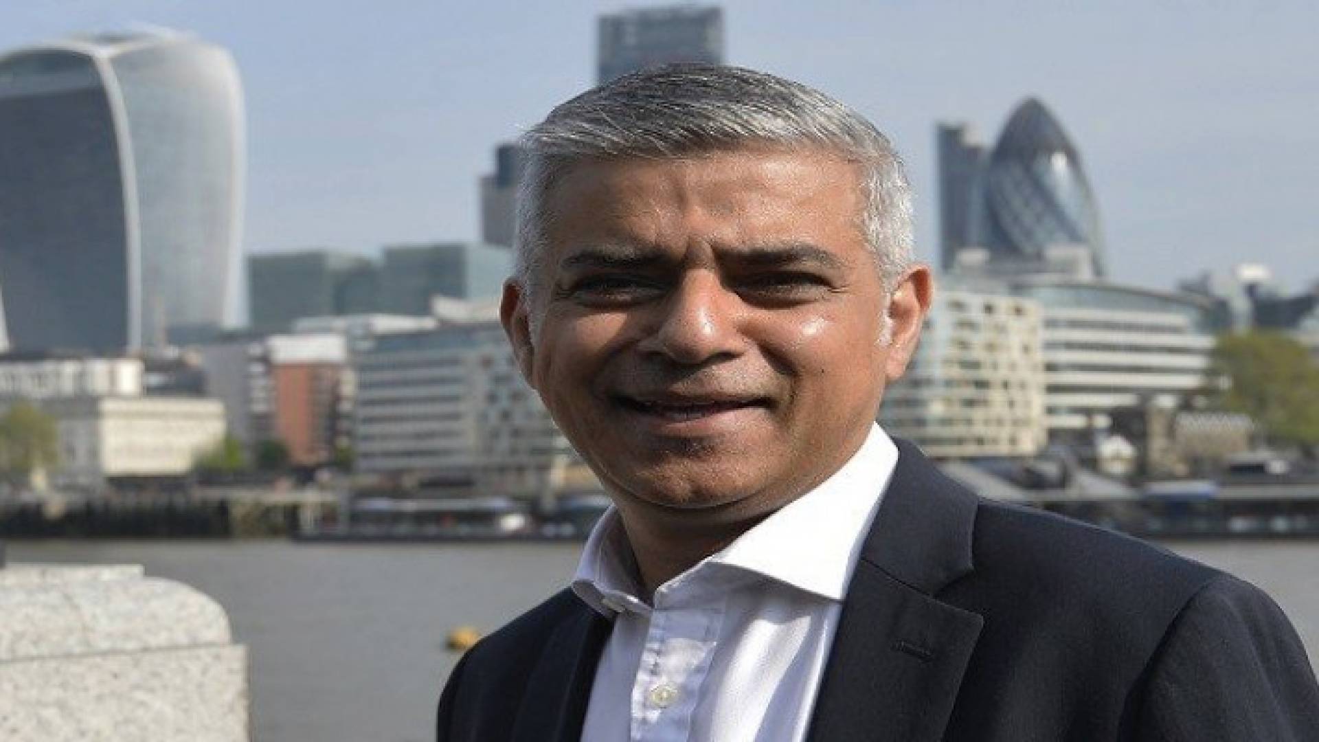  عمدة لندن يدعو لإلغاء استقبال ترامب في بريطانيا 