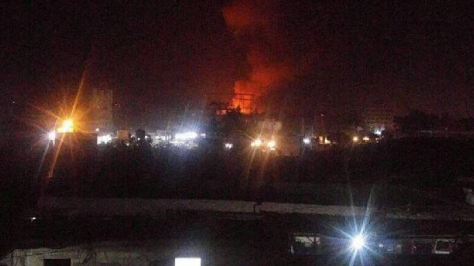 صورة تدمير مخزن الاسلحة 