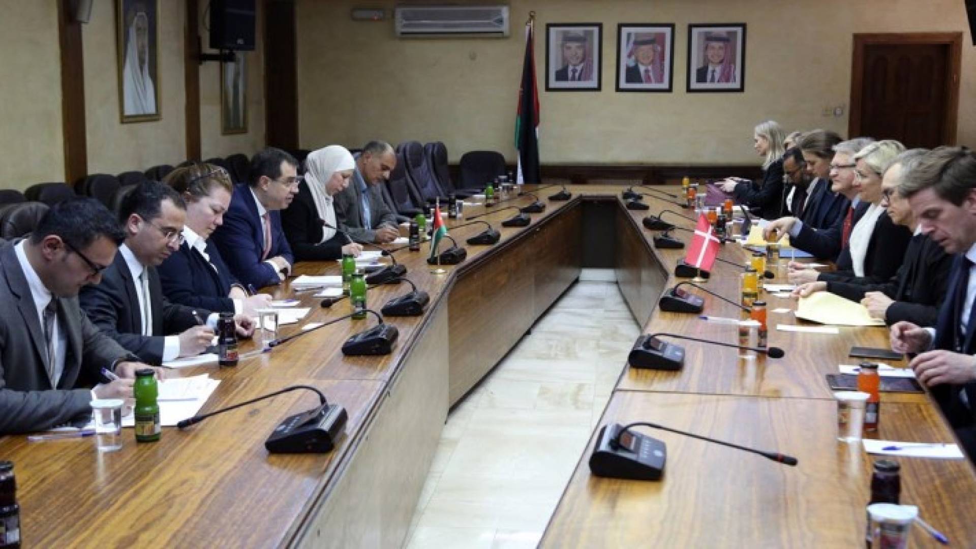 صورة خلال اللقاء