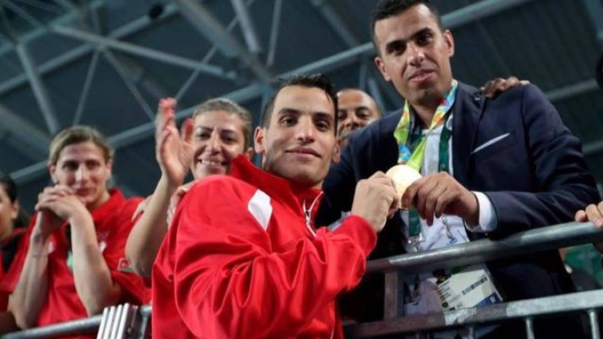 ابو غوش ومدربه