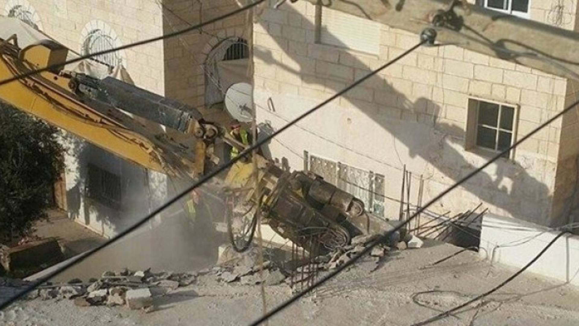 بهدم المنزل حجة البناء دون ترخيص