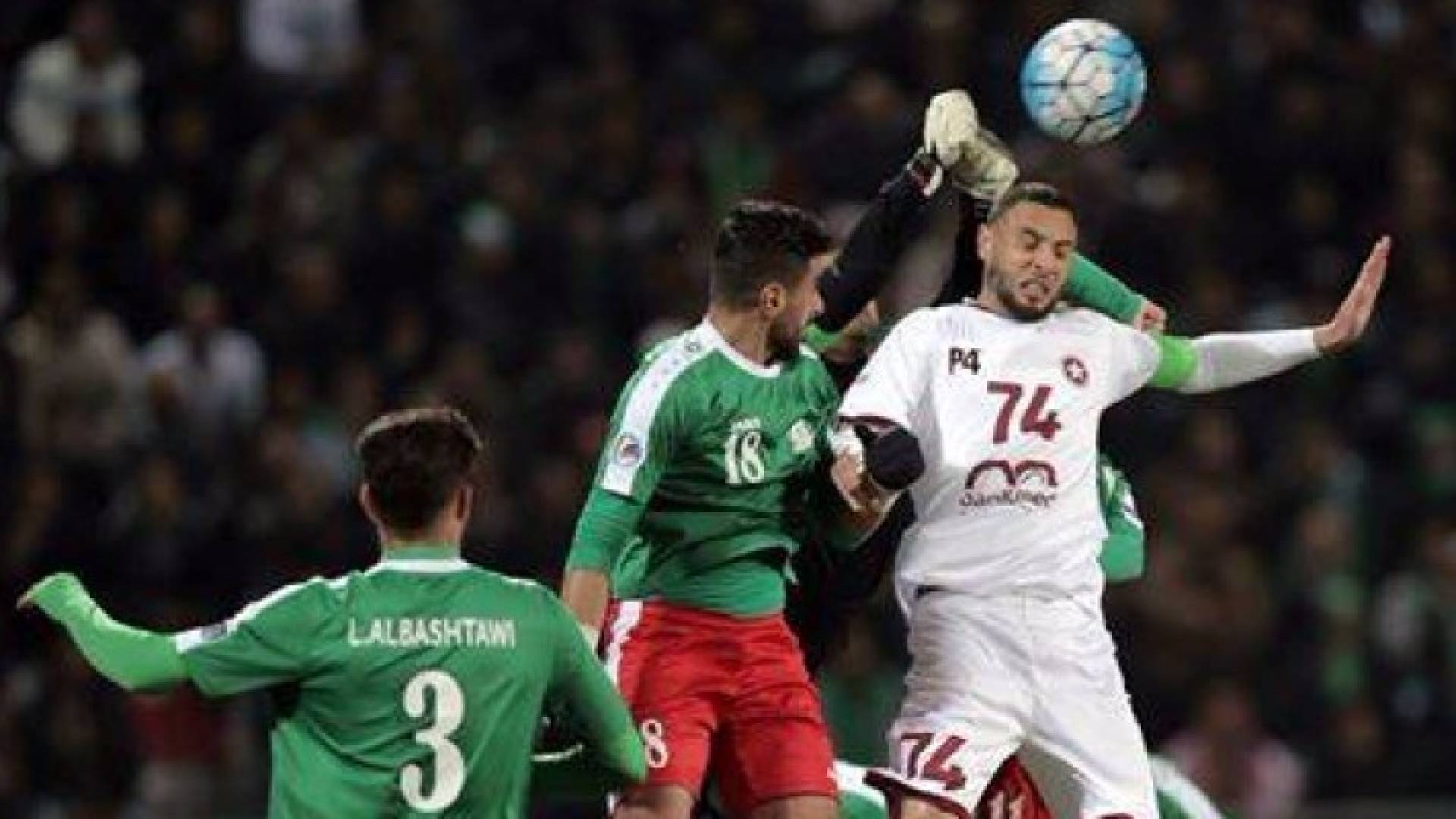 جانب من مباراة الوحدات والنجمة اللبناني 