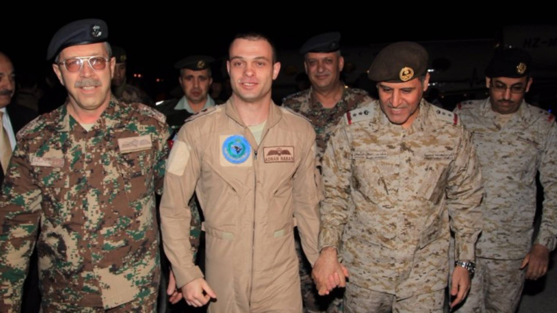 جانب من وصول الطيار إلى مطار ماركا العسكري في عمان 