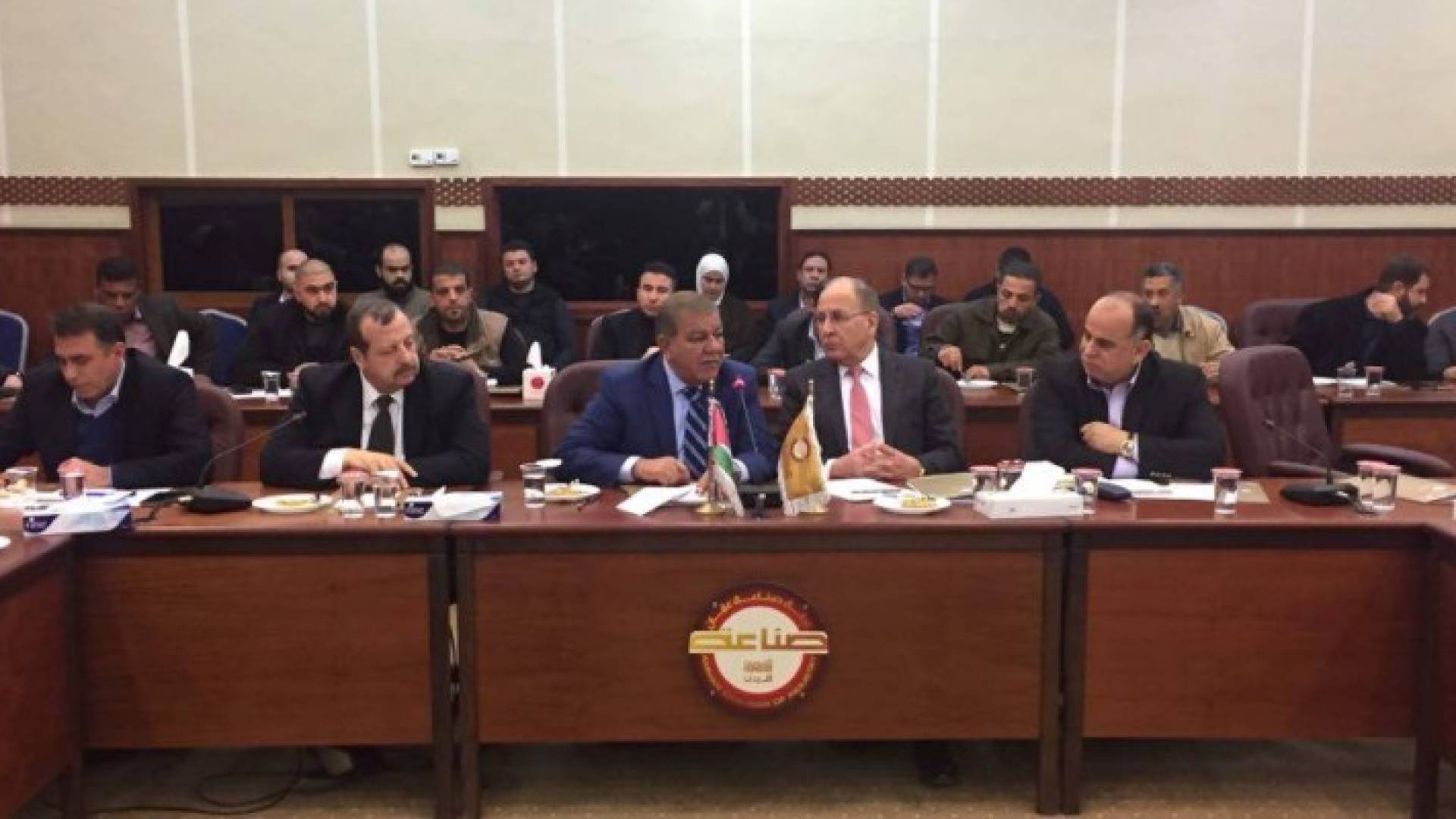 صورة خلال الاجتماع