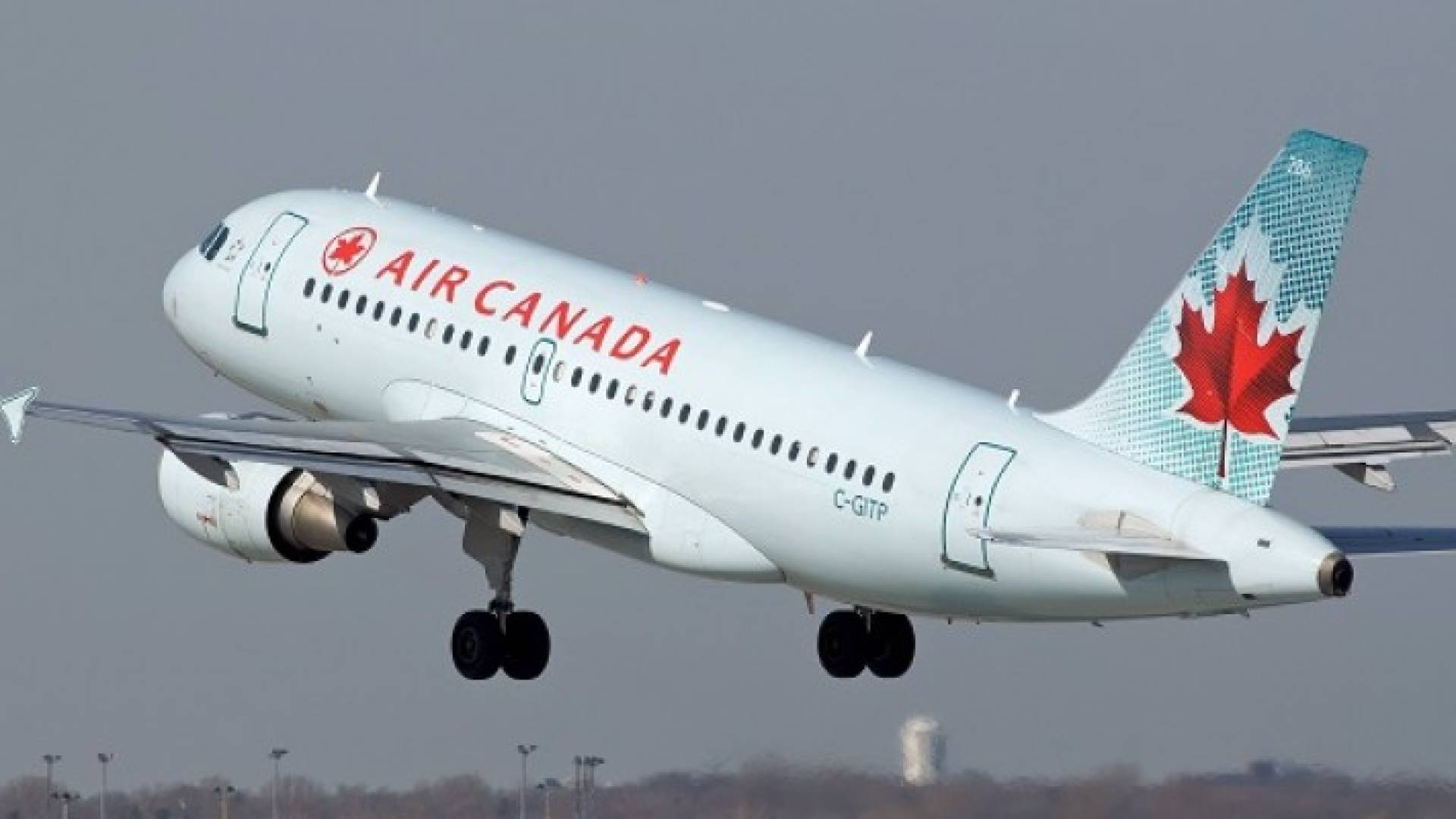 طائرة الخطوط الكندية