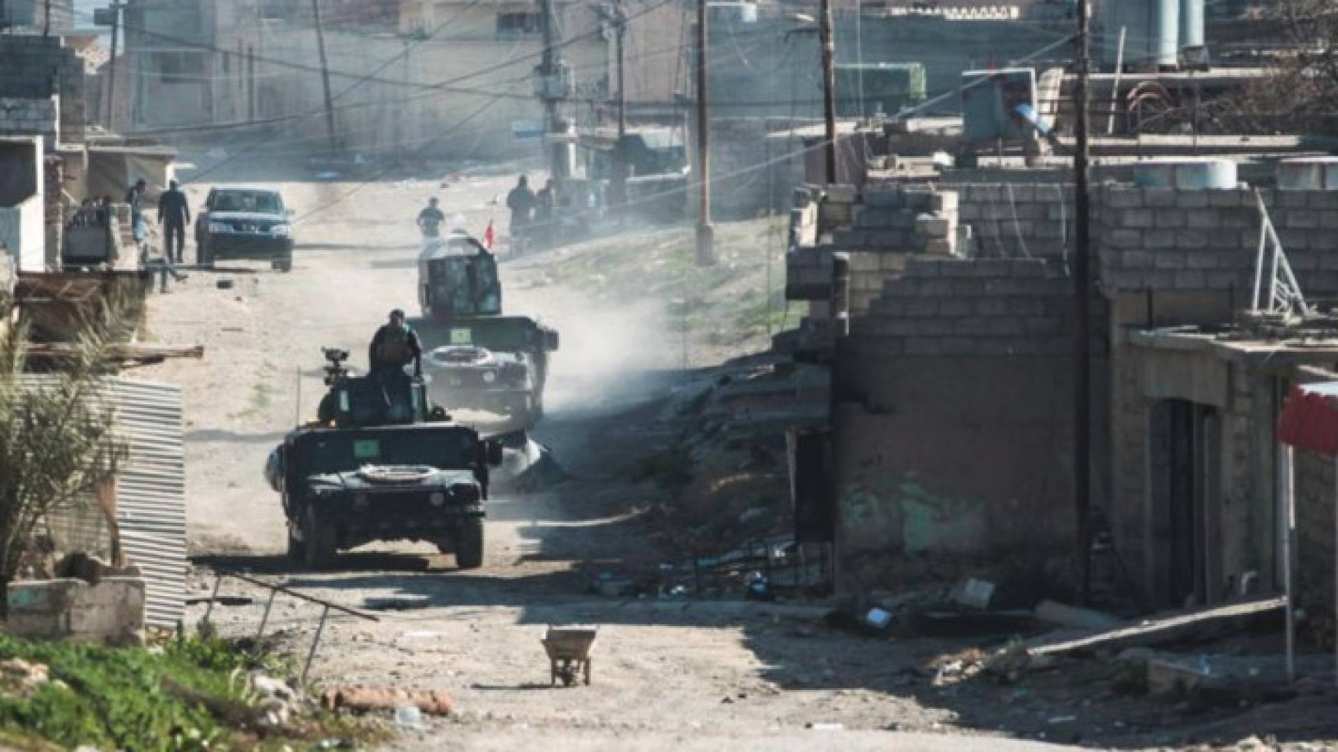  القوات العراقية نجحت في استعادة السيطرة على مطار الموصل