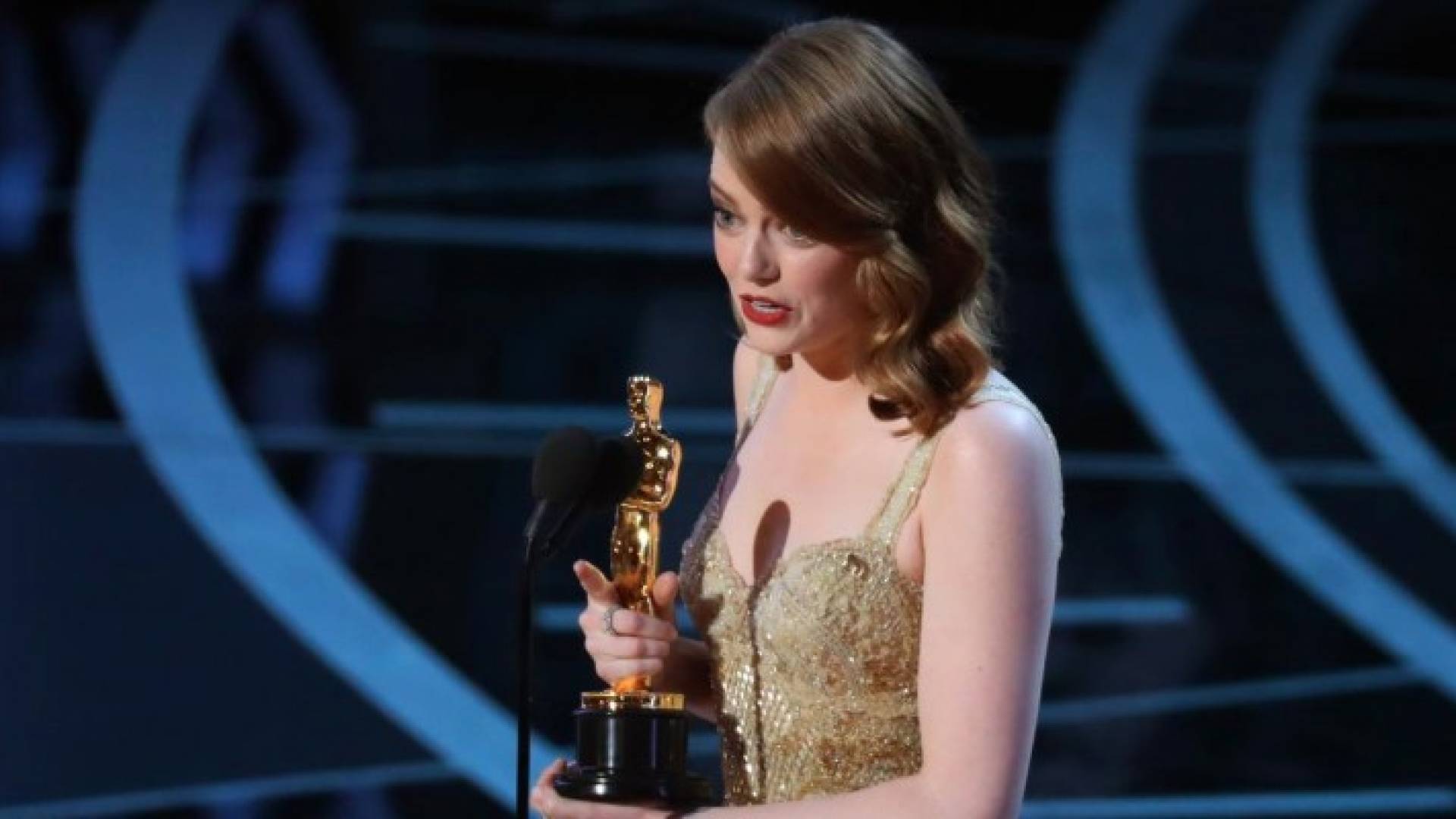 إيما ستون تحصل على أوسكار أفضل ممثلة