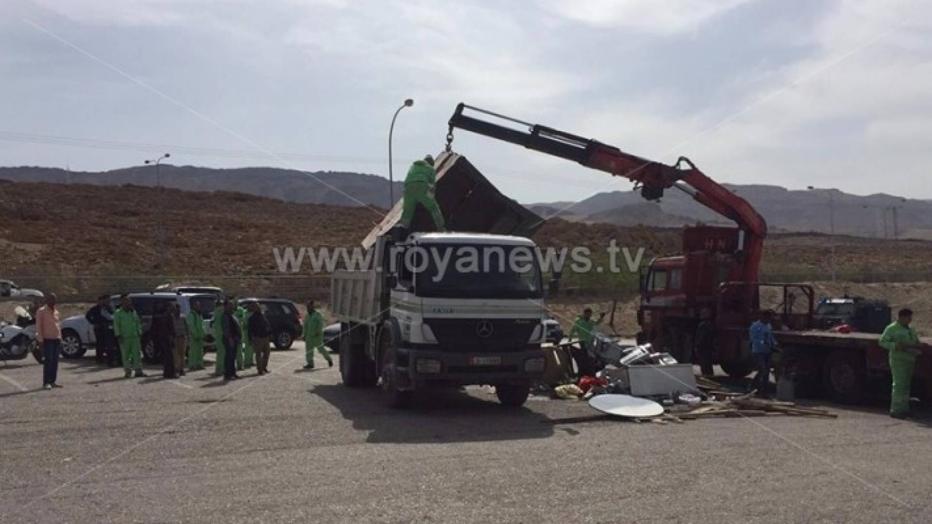 جانب من أعمال إزالة الأكشاك المخالفة 