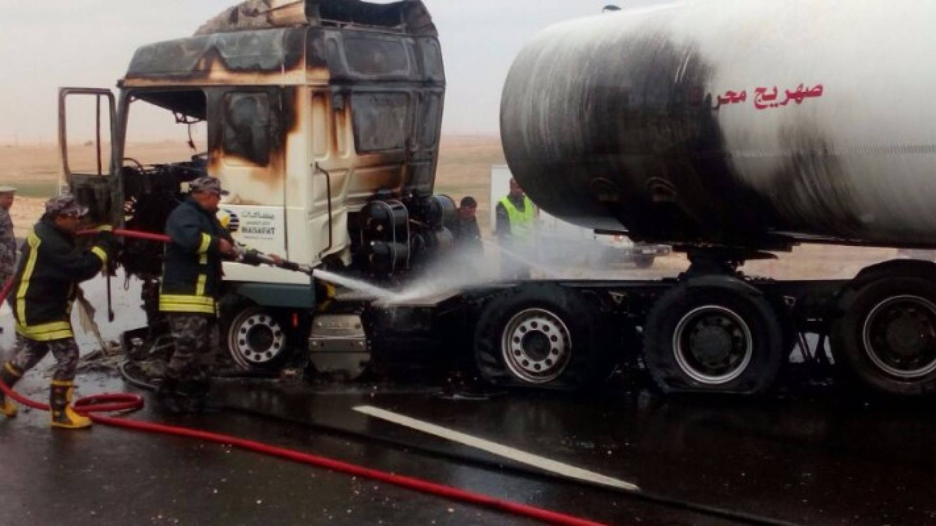 كوادر الدفاع المدني سيطرت على الحريق 