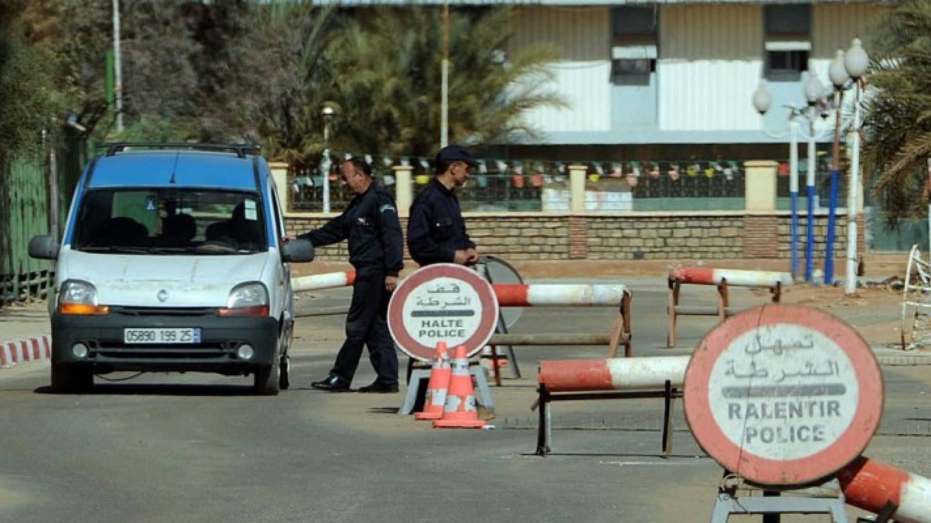 دورية شرطة جزائرية - أرشيفية