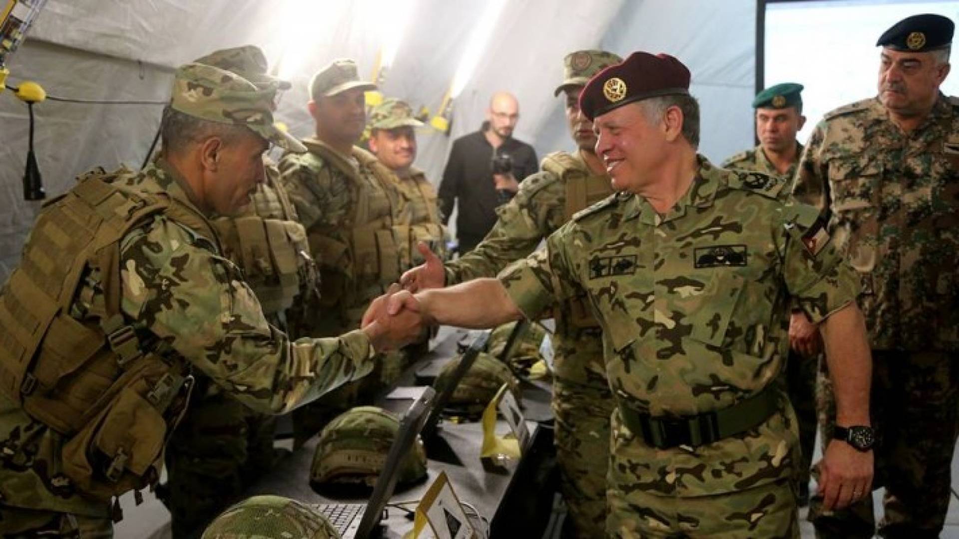 جلالته يلتقي المشاركين بالتمرين