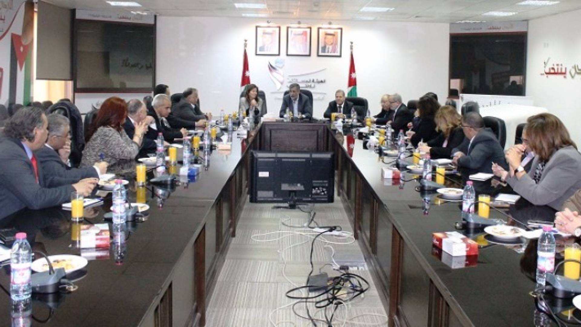 من الاجتماع