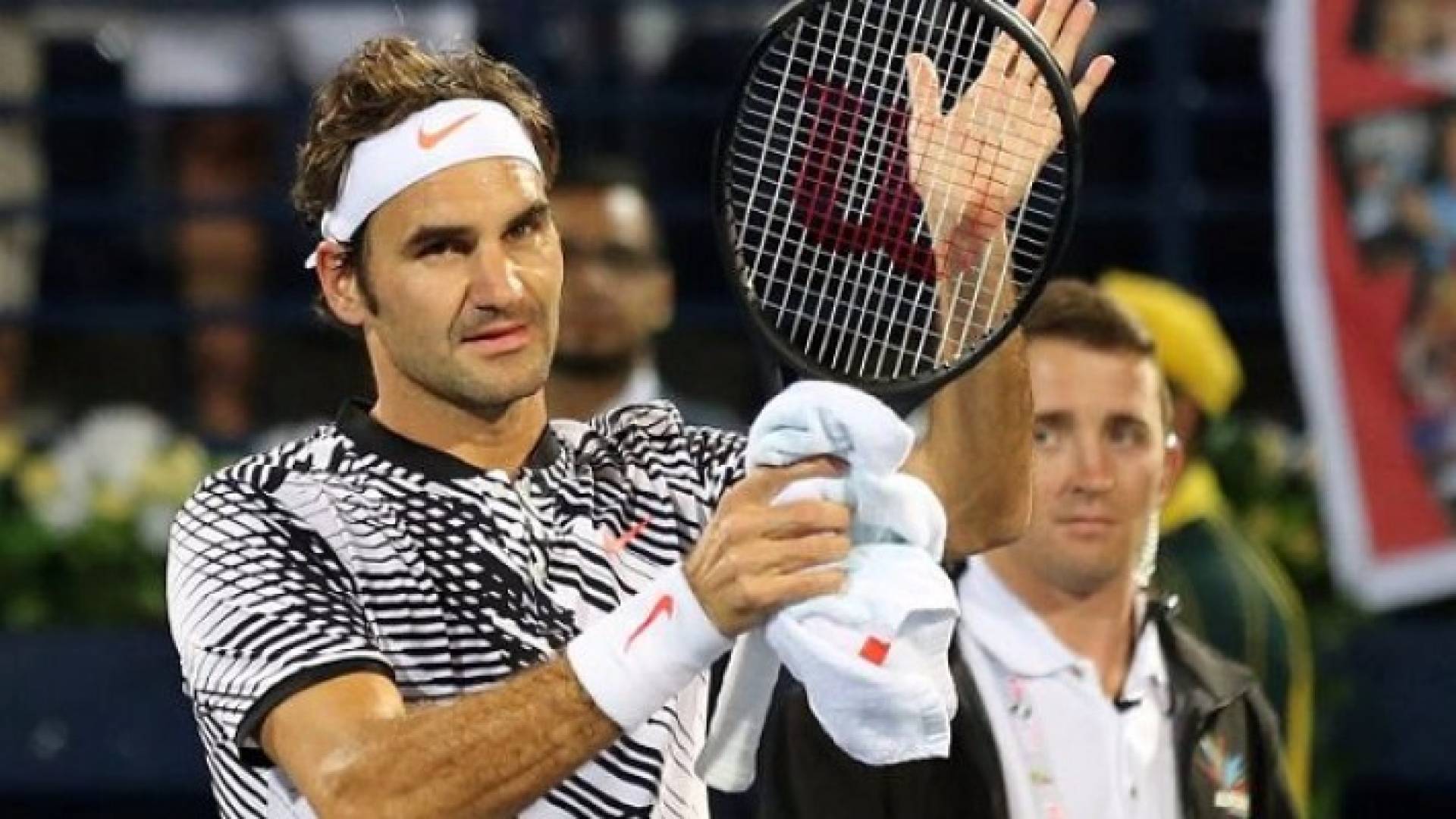 دوينسكي يفجرها ويقصي فيدرر من بطولة دبي للتنس