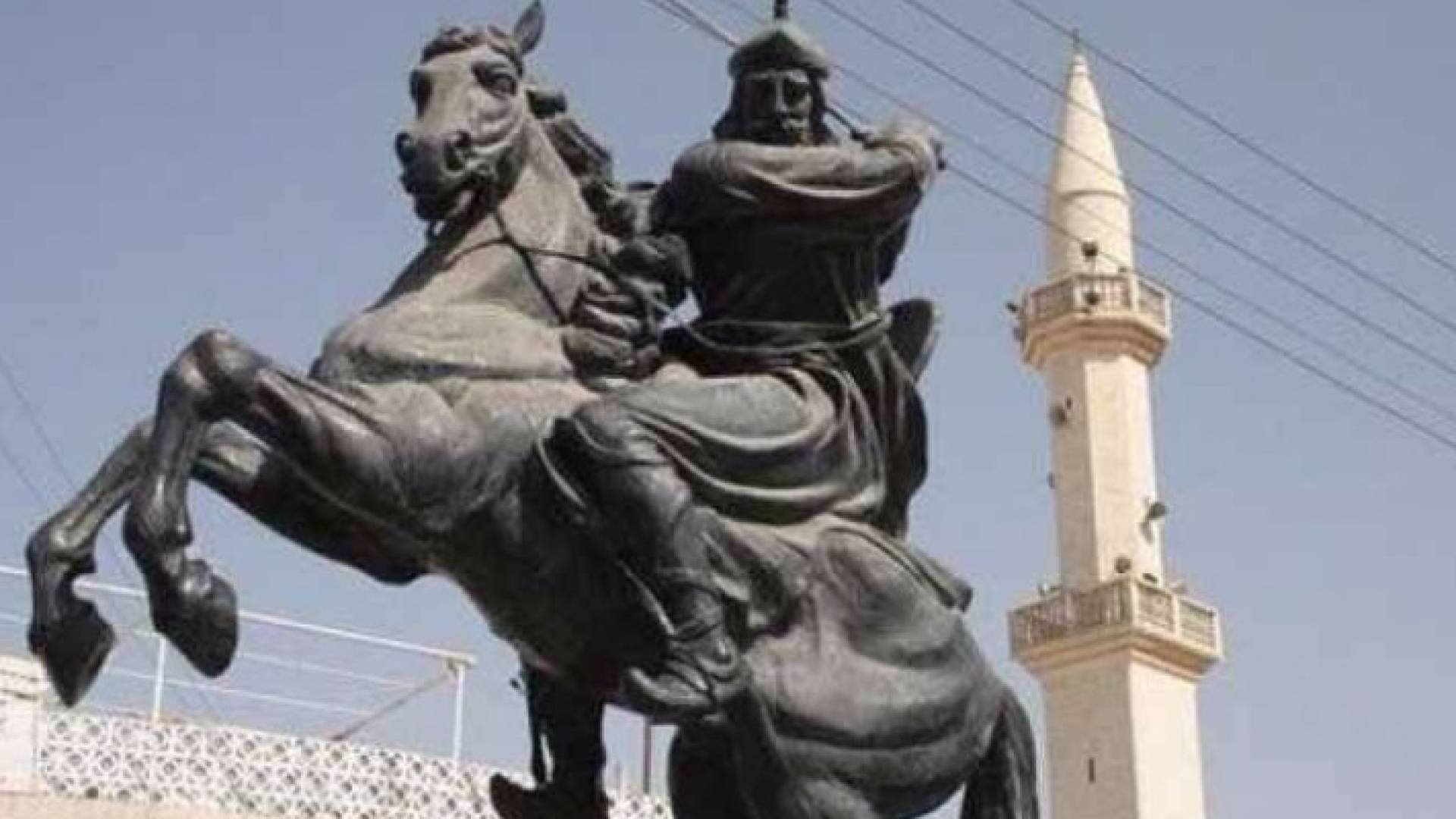 تمثال صلاح الدين في الكرك