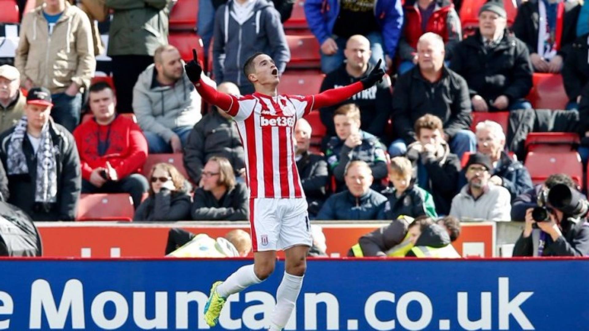 لاعب الوسط الهولندي إبراهيم أفيلاي