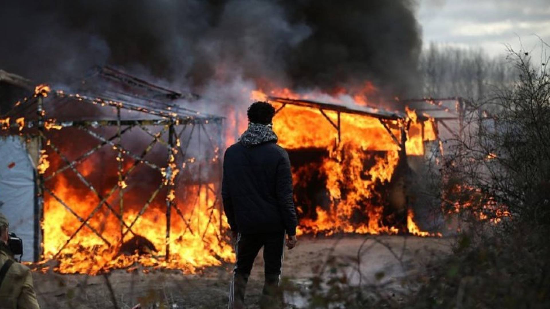  أرشيفية لحريق في مخيم للمهاجرين