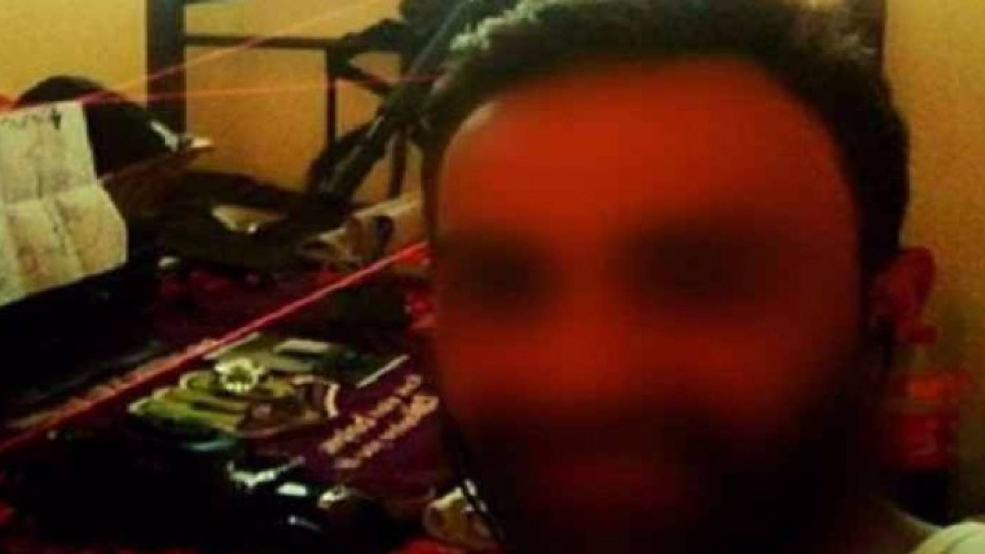 المجرم الذي قطع رأس والدته