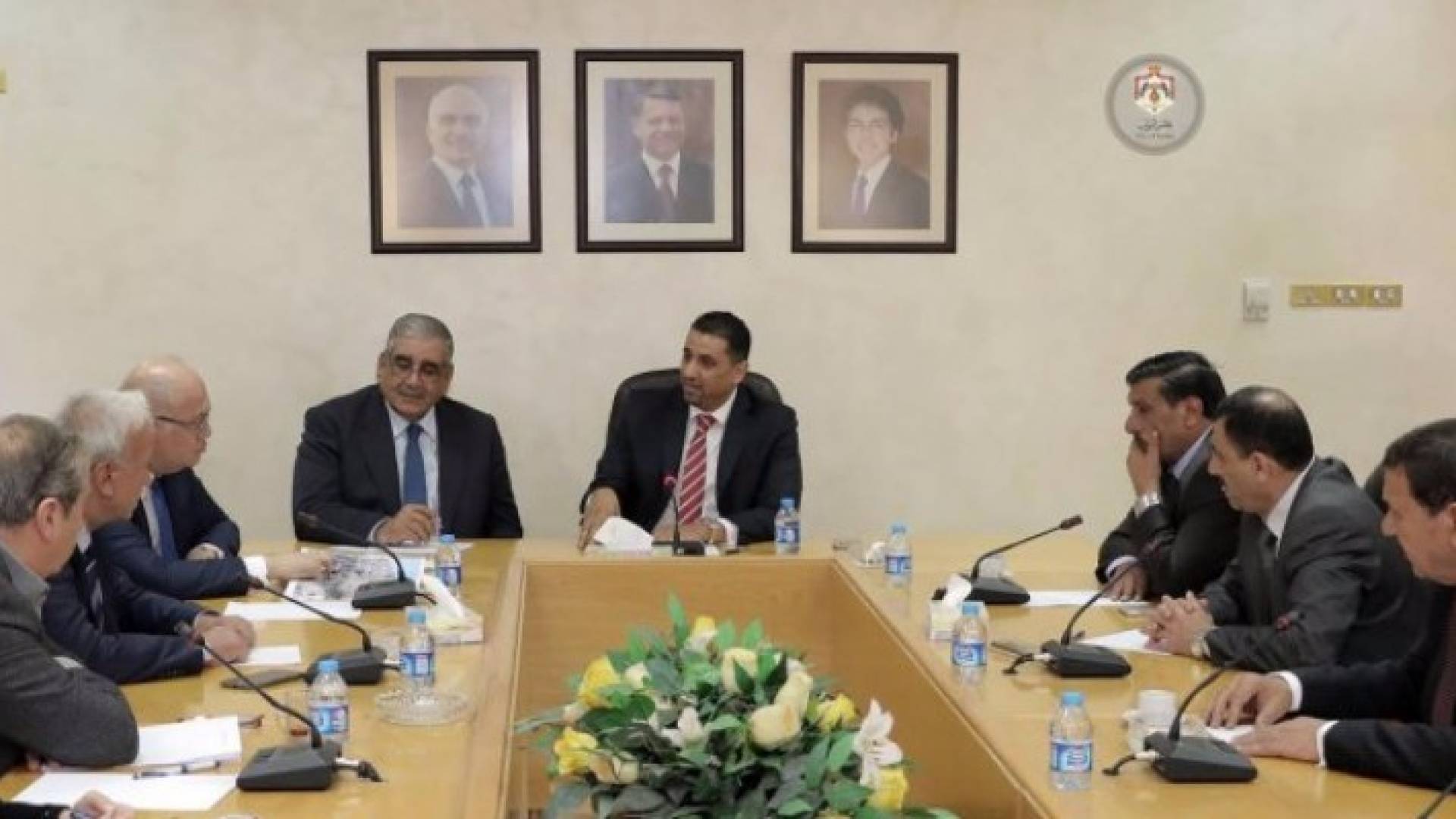 لجنة الخدمات العامة والنقل النيابية