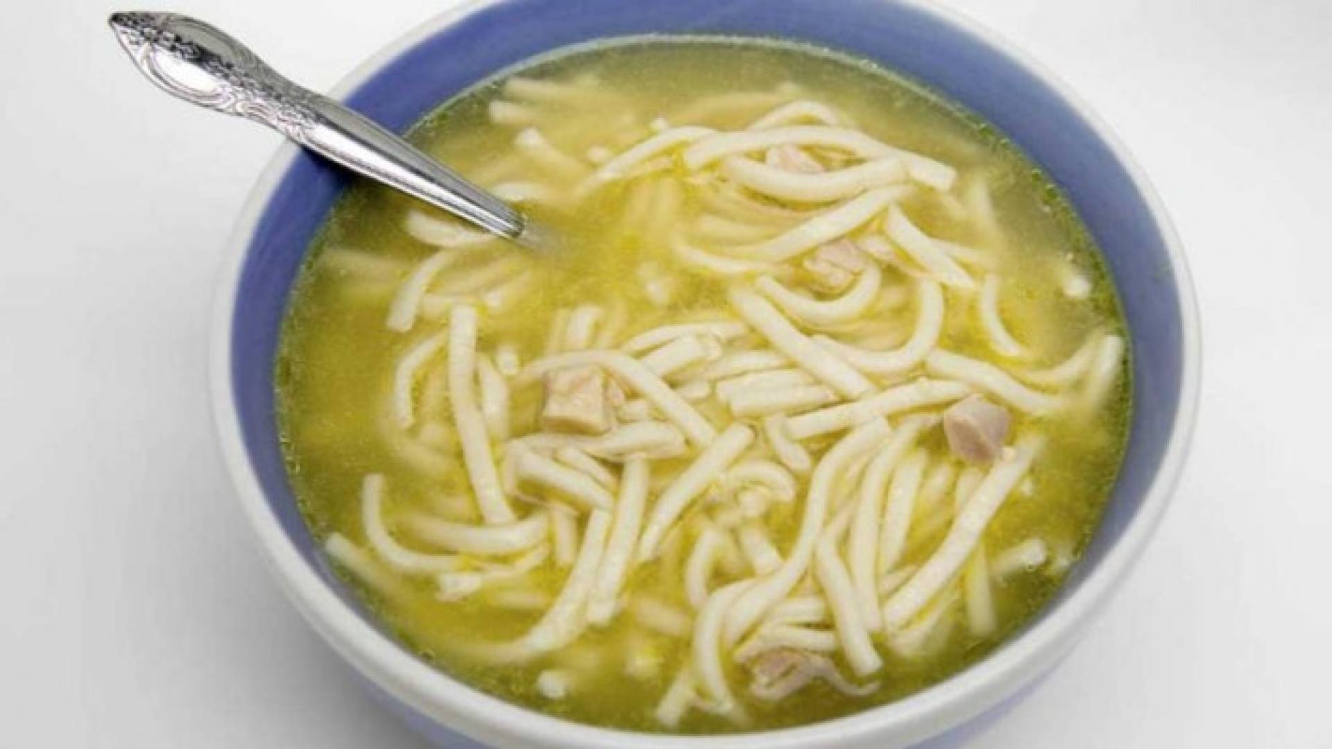 تناول الأطعمة الصحيحة الغنية بالعناصر الغذائية تساعد في تسريع عملية الشفاء من الزكام