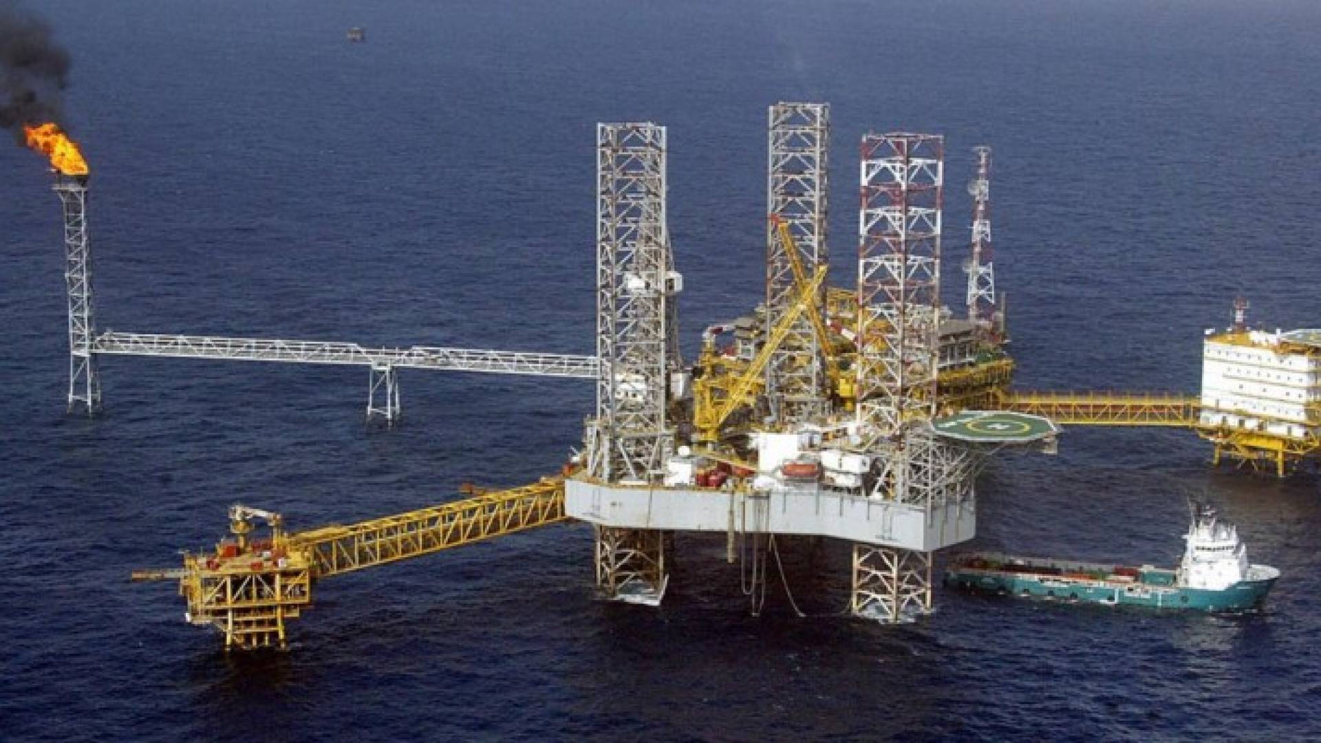 إمدادات النفط العالمية ربما تجد صعوبة في مواكبة الطلب