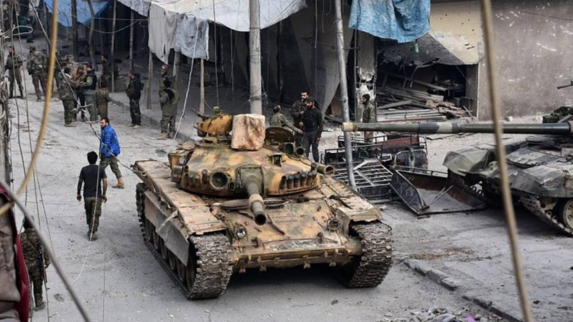  دبابة تابعة للجيش السوري في حلب