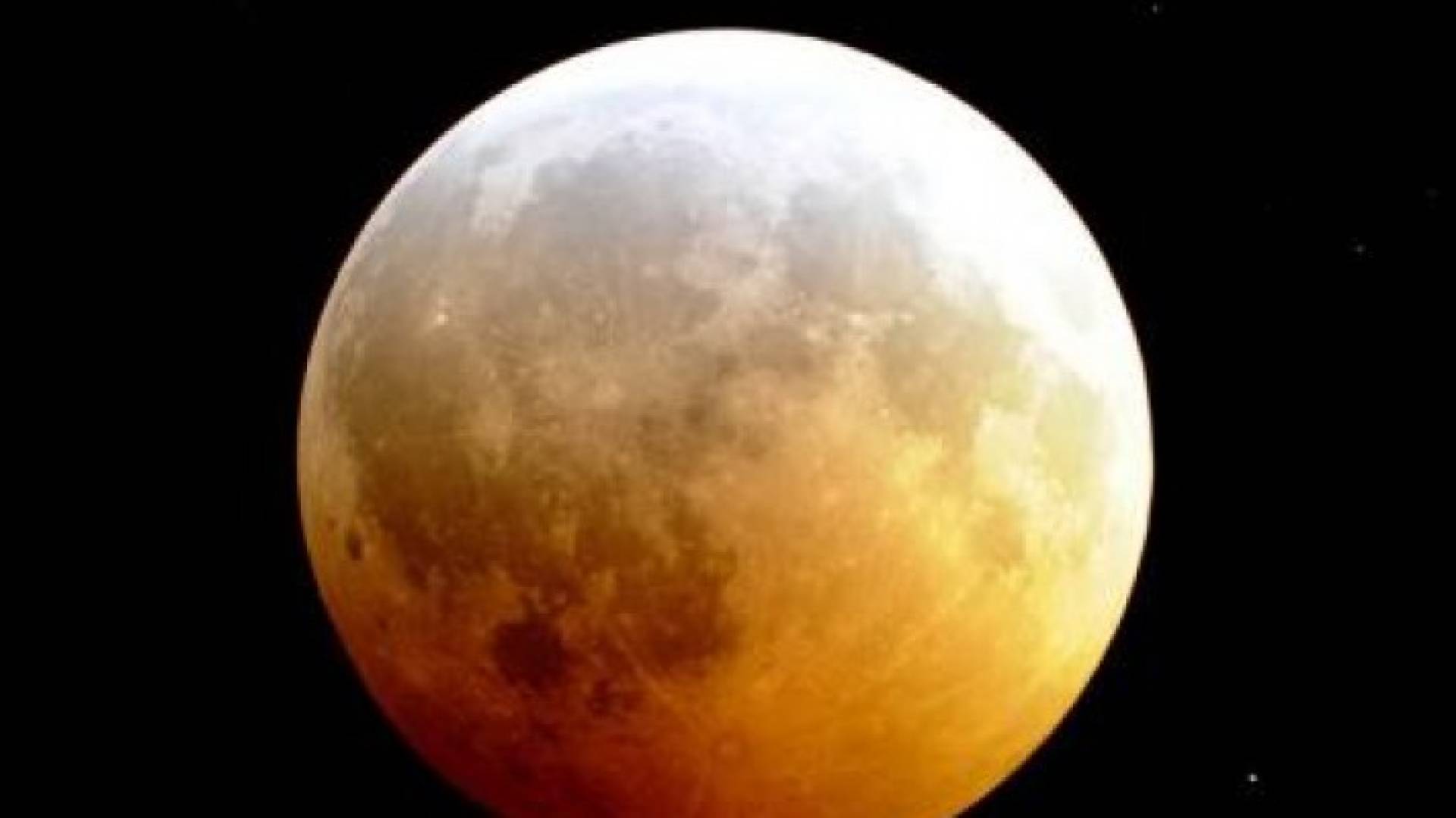 صورة ارشيفية للقمر 