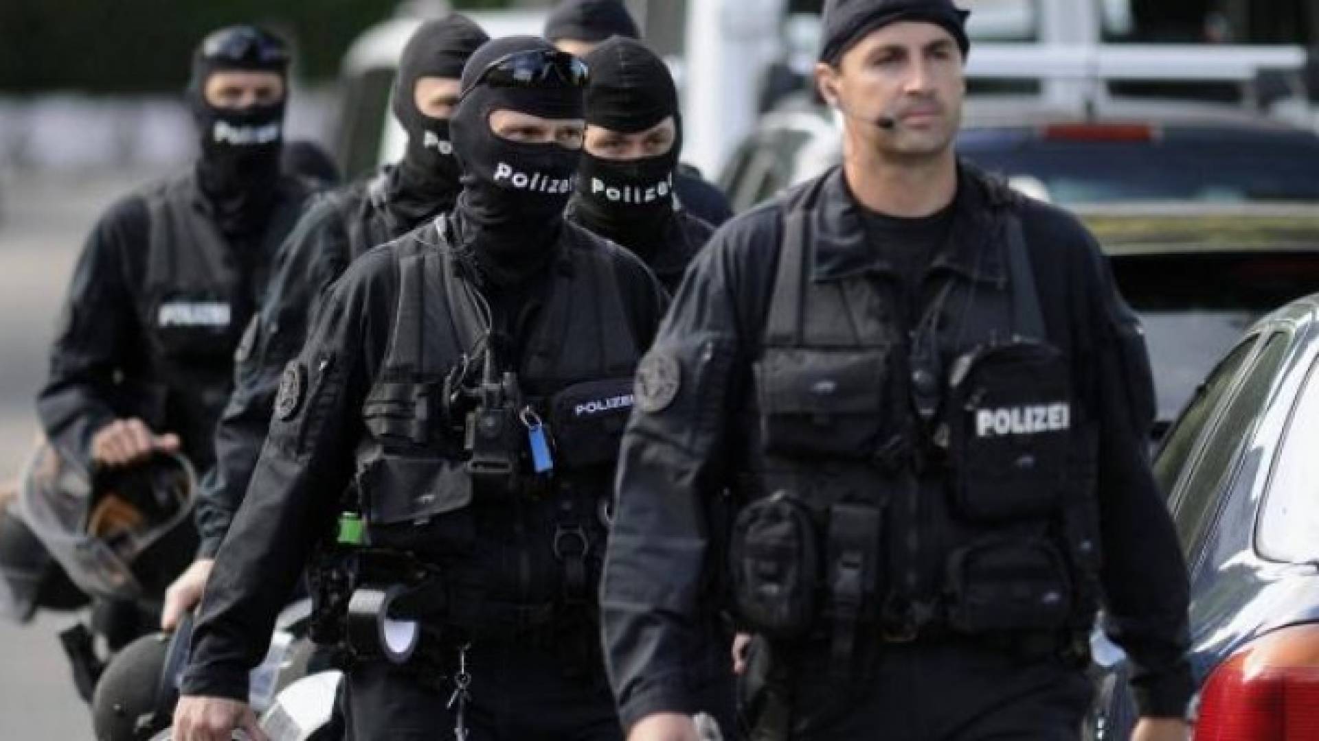 عناصر من الأمن السويسري