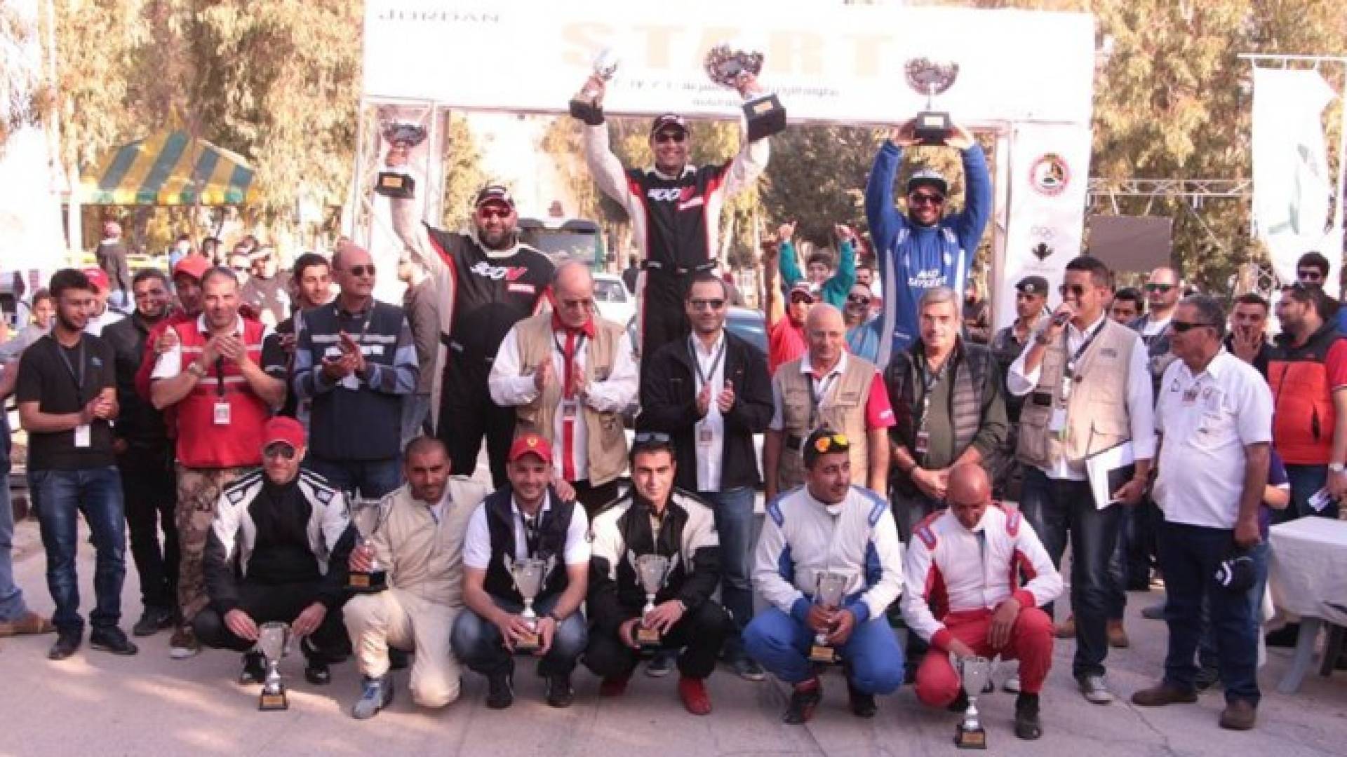 تتويج الفائزين