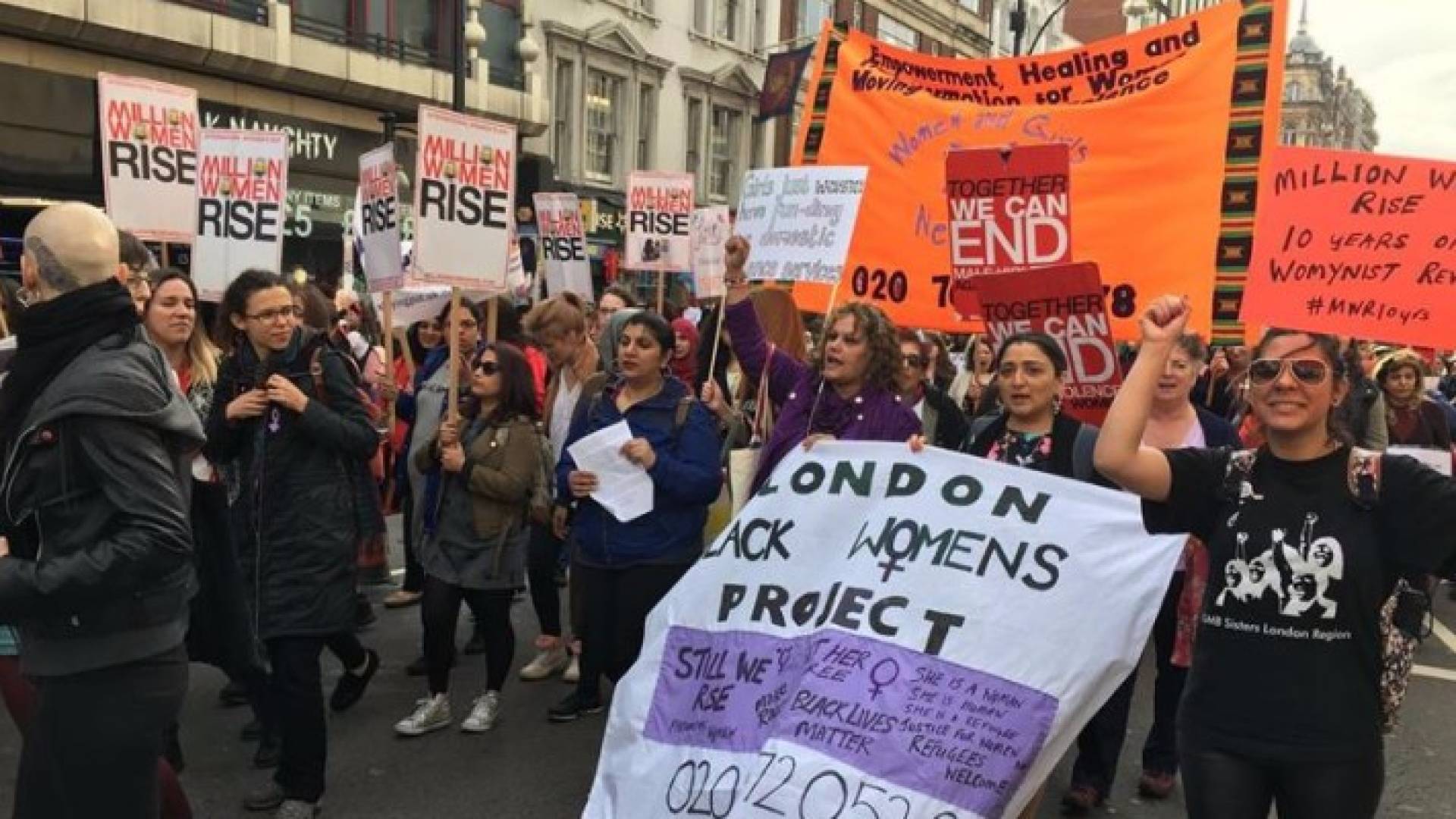 جانب من المسيرة 