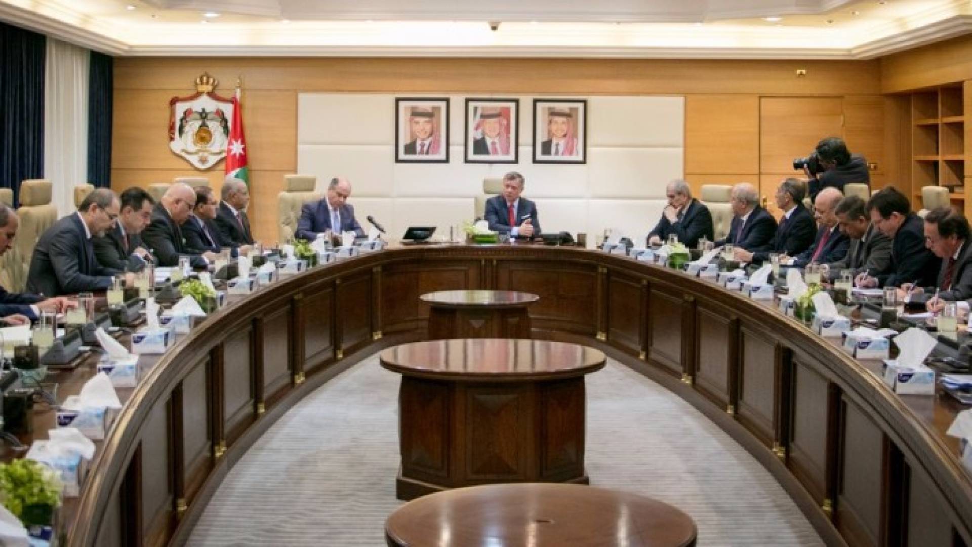 جلالة الملك عبدالله الثاني يزور رئاسة الوزراء 