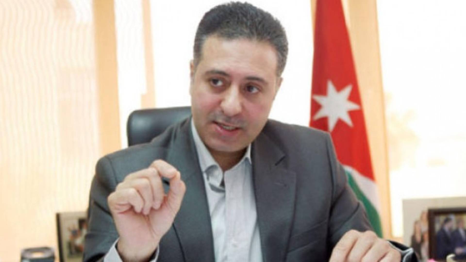 وزير الصناعة والتجارة يعرب القضاة