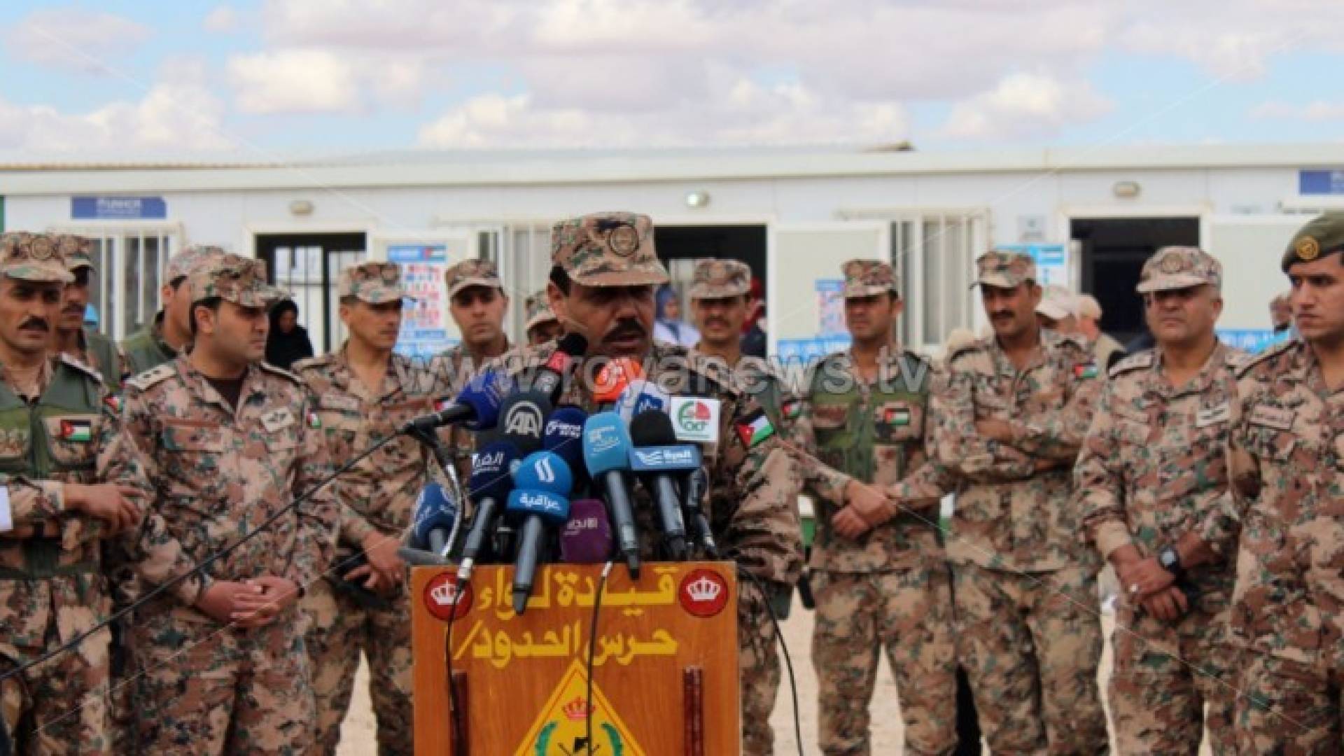 صورة خلال حديث قائد اللواء الأول بقوات حرس الحدود للصحفيين