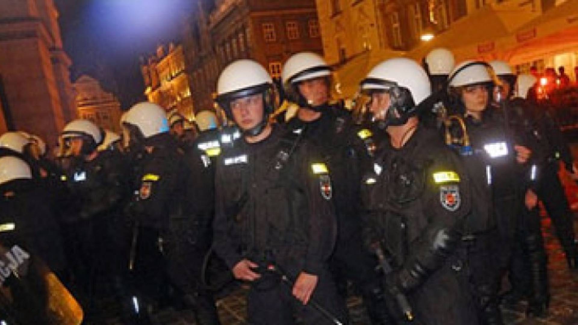 عناصر من الشرطة البولندية