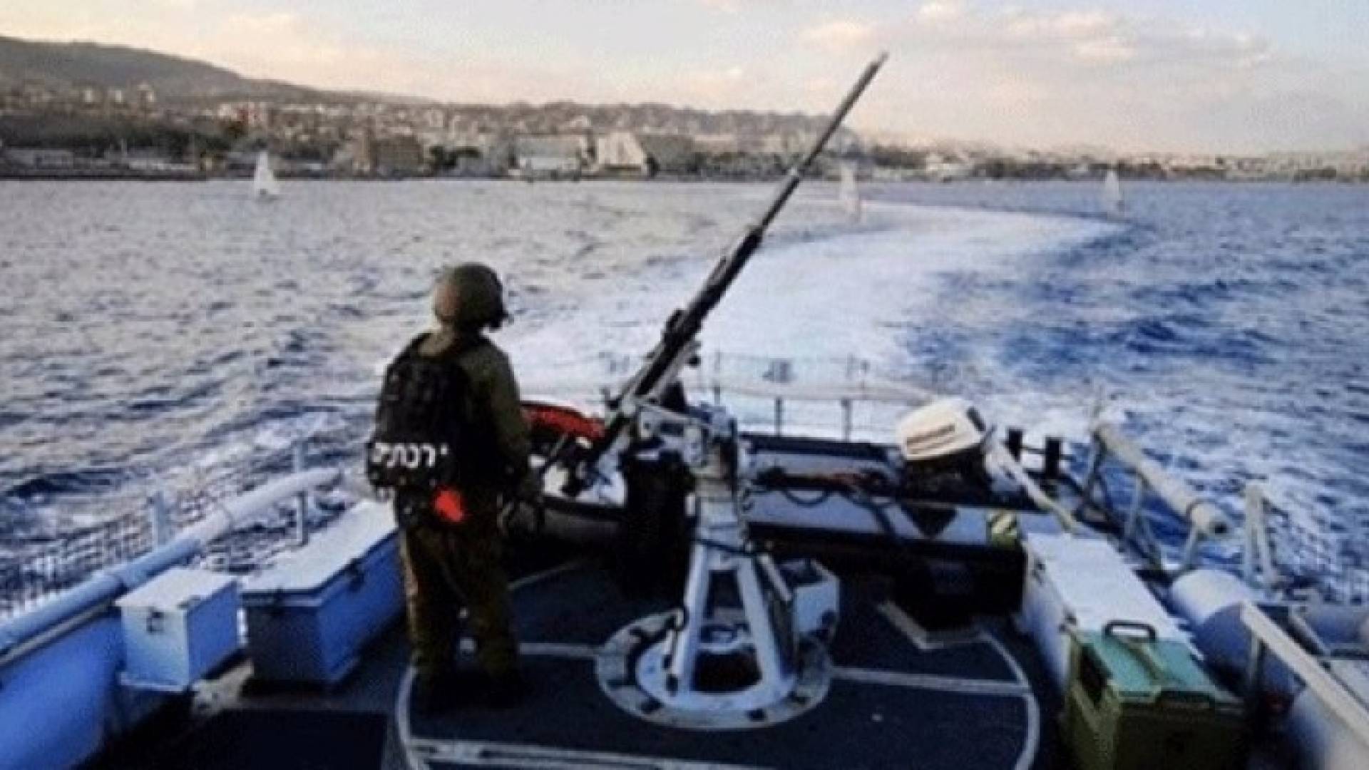 زوارق تابعة للاحتلال الاسرائيلي 