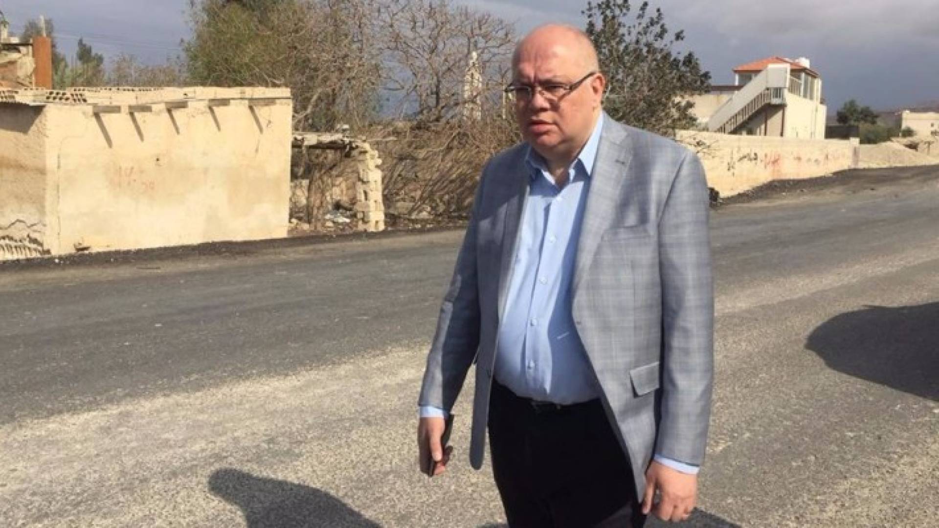 وزير الأشغال في جولة تفقدية لطريق الكفرين 