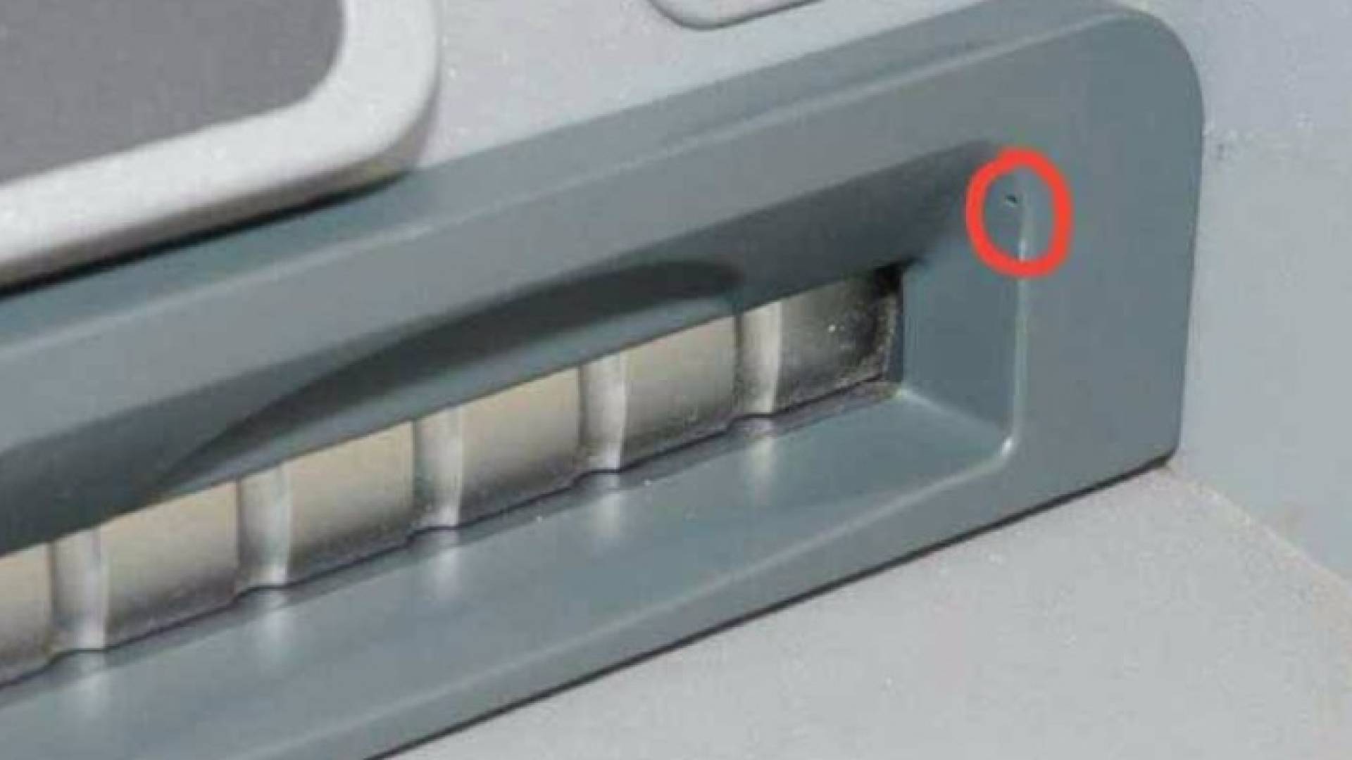 "الثقب" بأجهزة الصراف الآلي