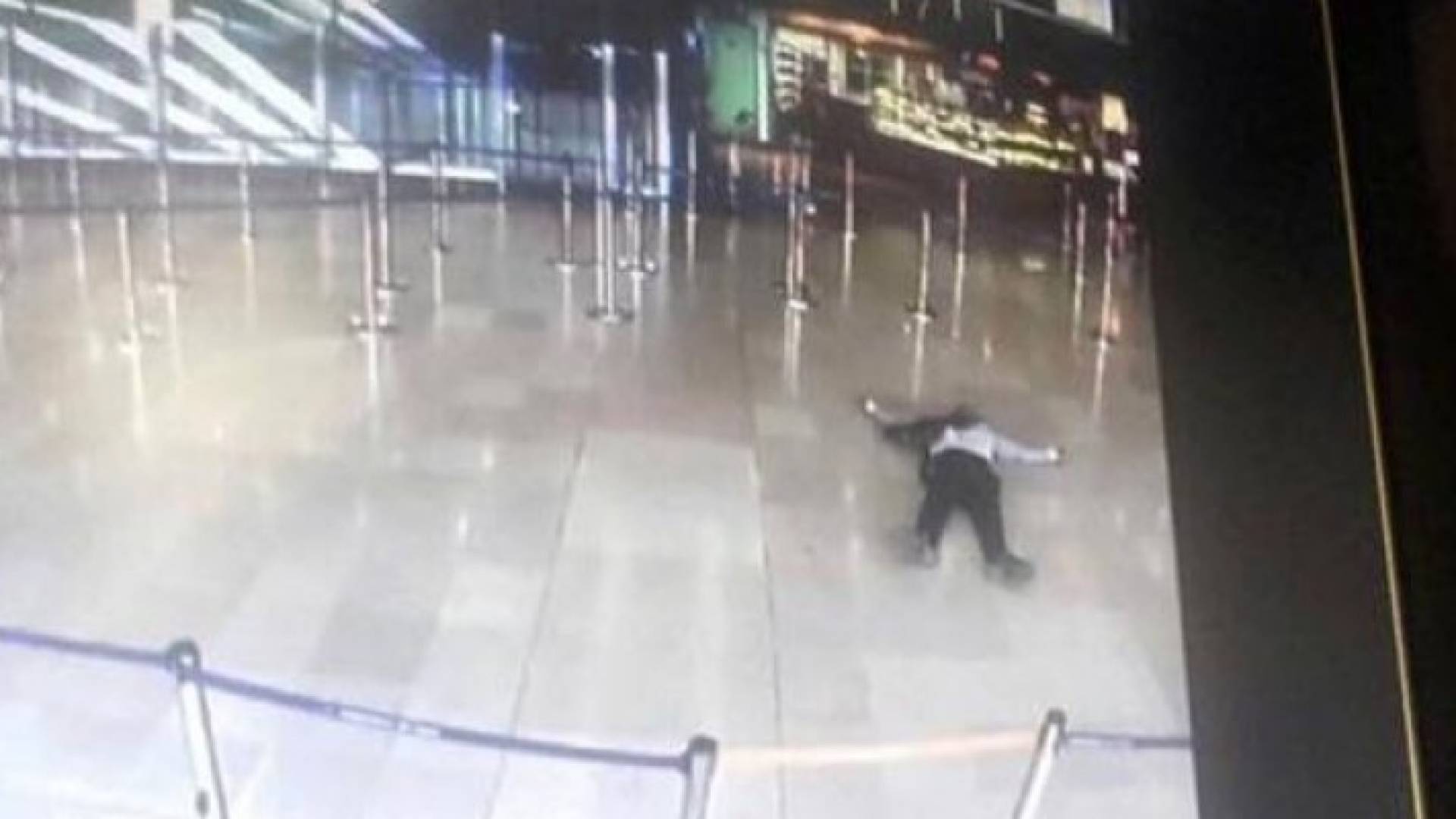 والد مهاجم أورليي يكشفر ان ابنه ليس إرهابيا وان الحشيش وراء هجومه