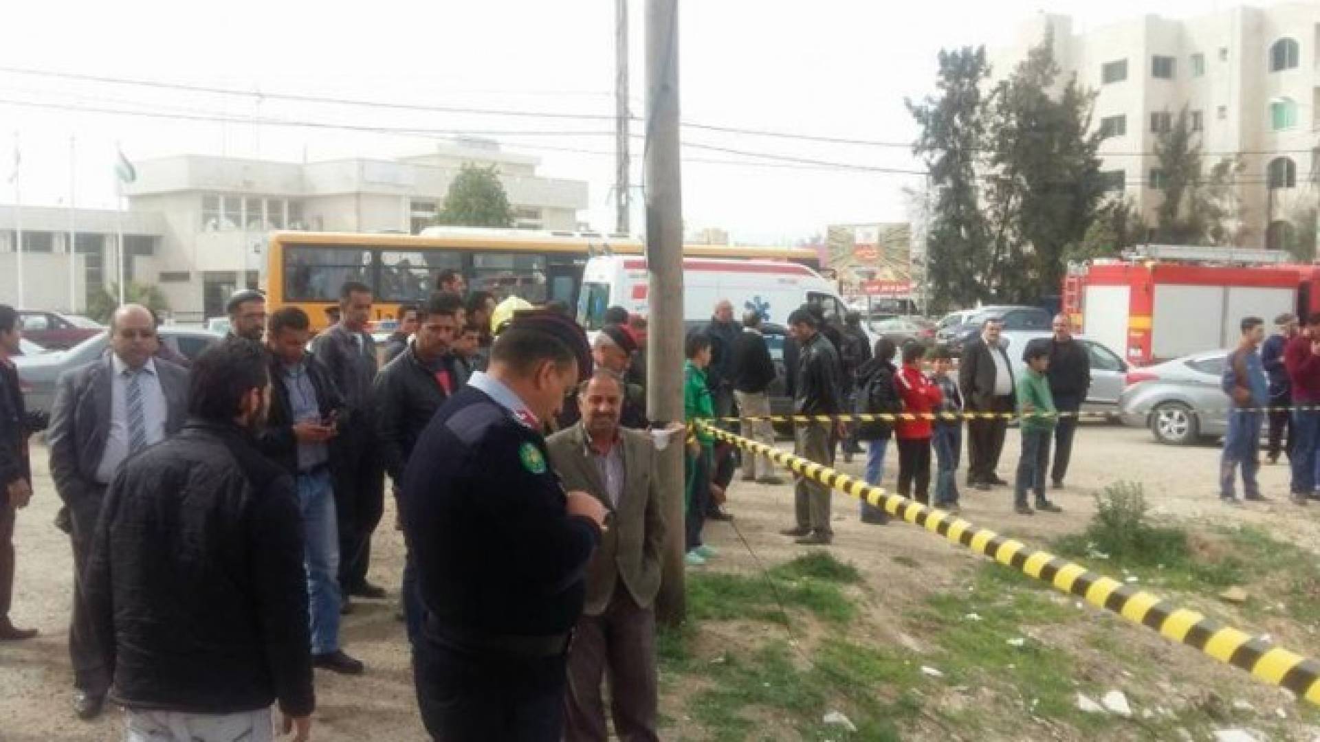 الأجهزة المختصة خلال تعاملها مع القذيفة