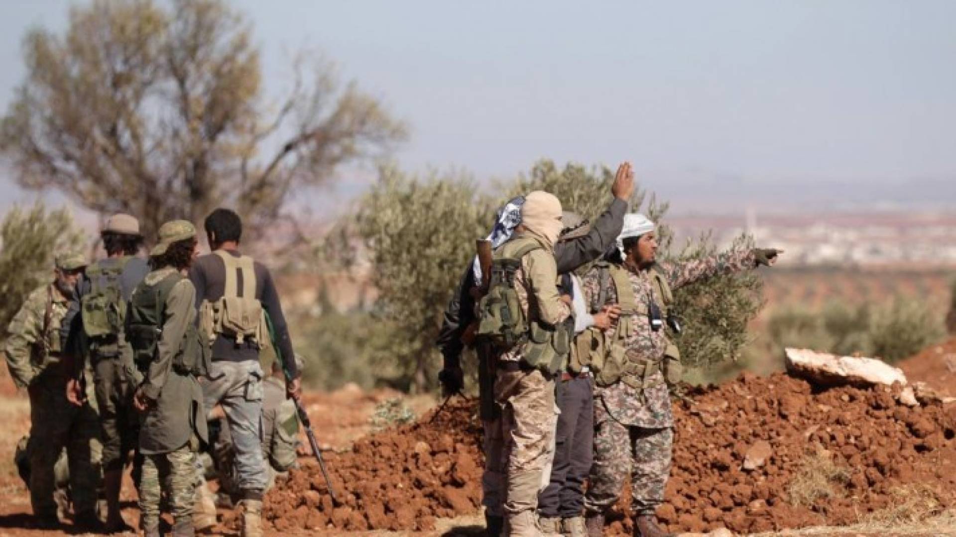 قوات من المعارضة السورية يهاجمون مناطق لداعش