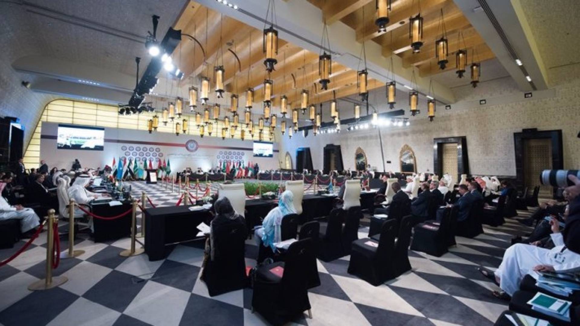 بدء اجتماعات قمة عمان التحضيرية 