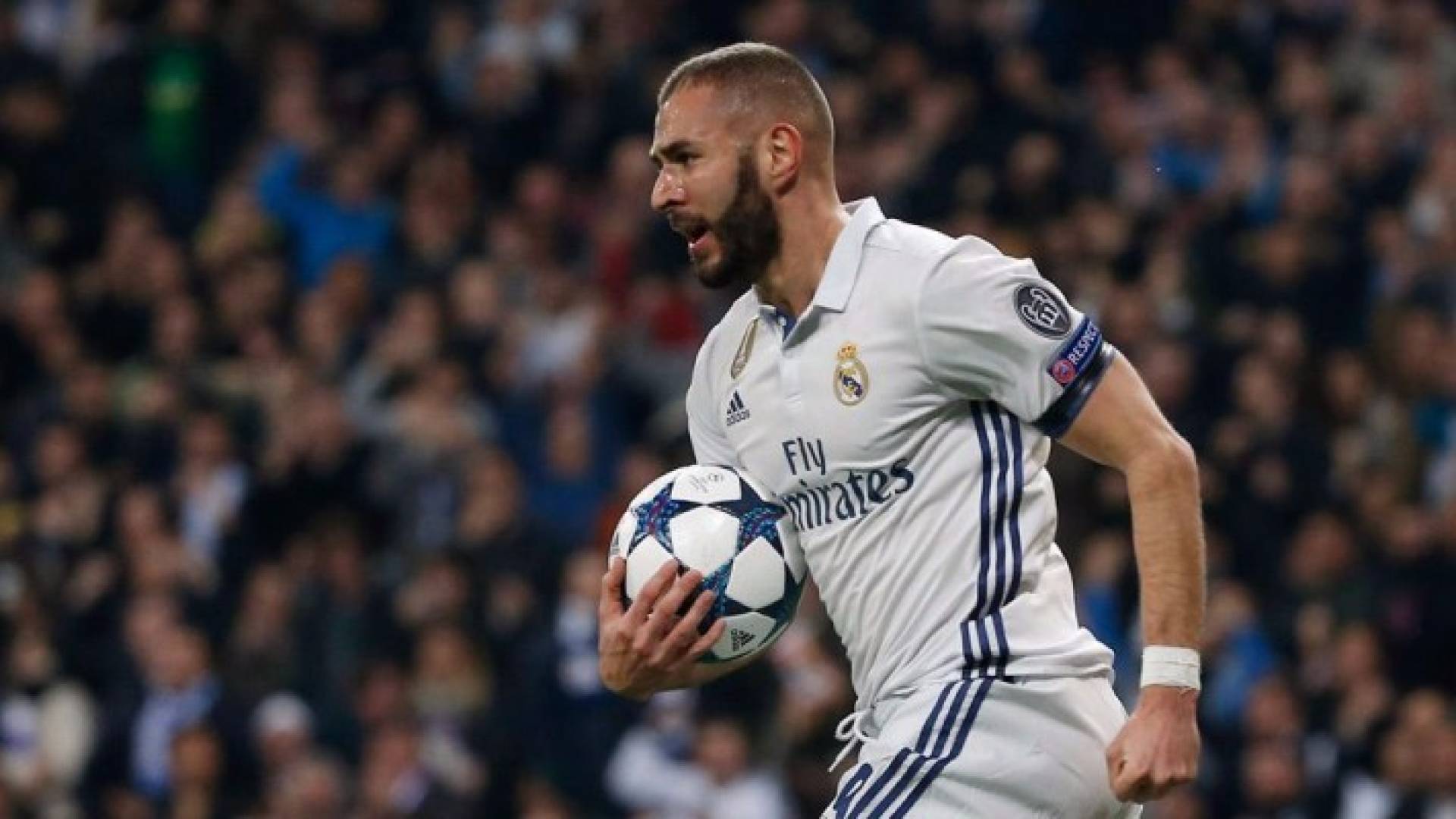 مهاجم ريال مدريد الفرنسي كريم بنزيمة