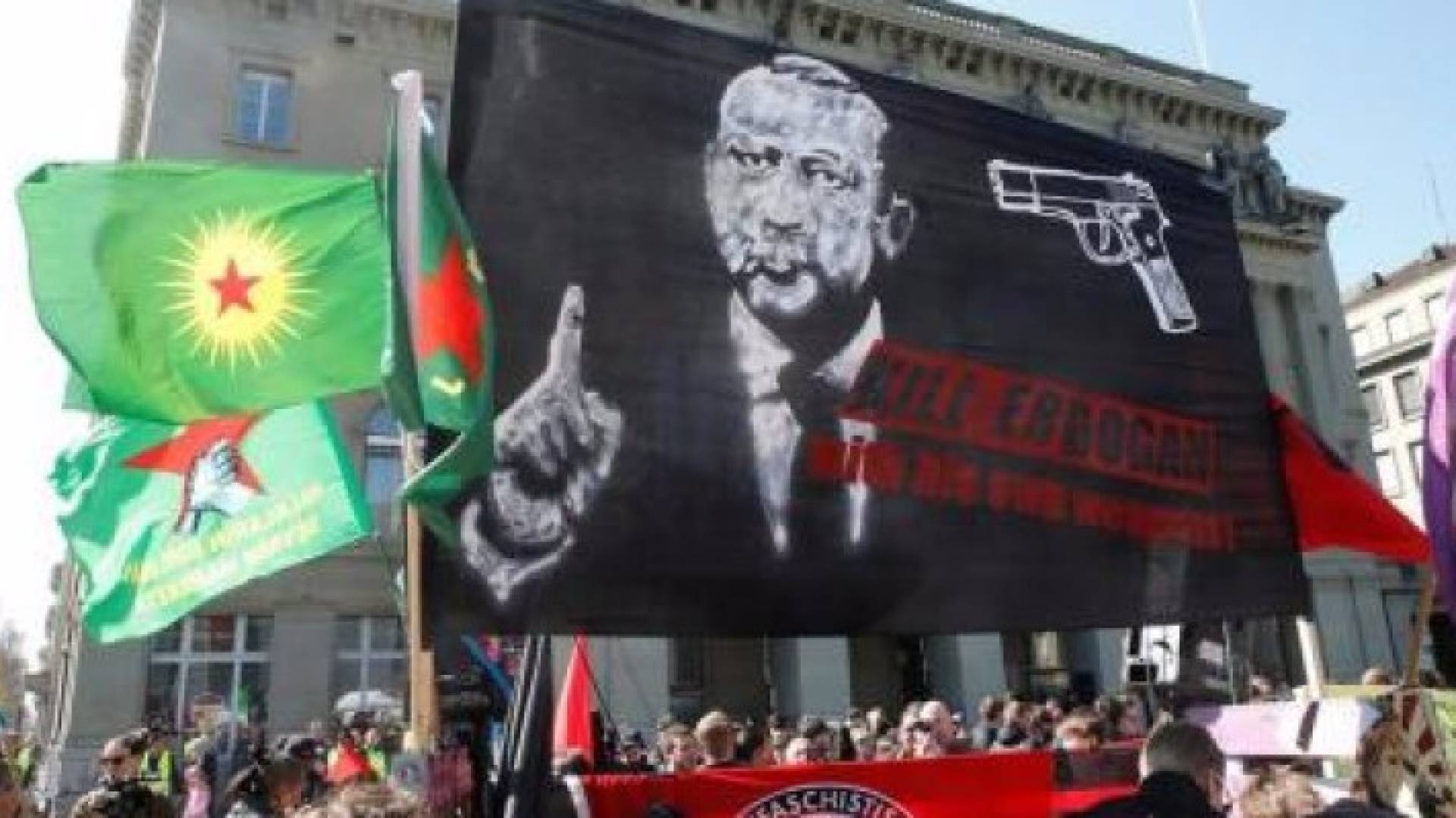 تركيا تستدعي نائب سفير سويسرا 