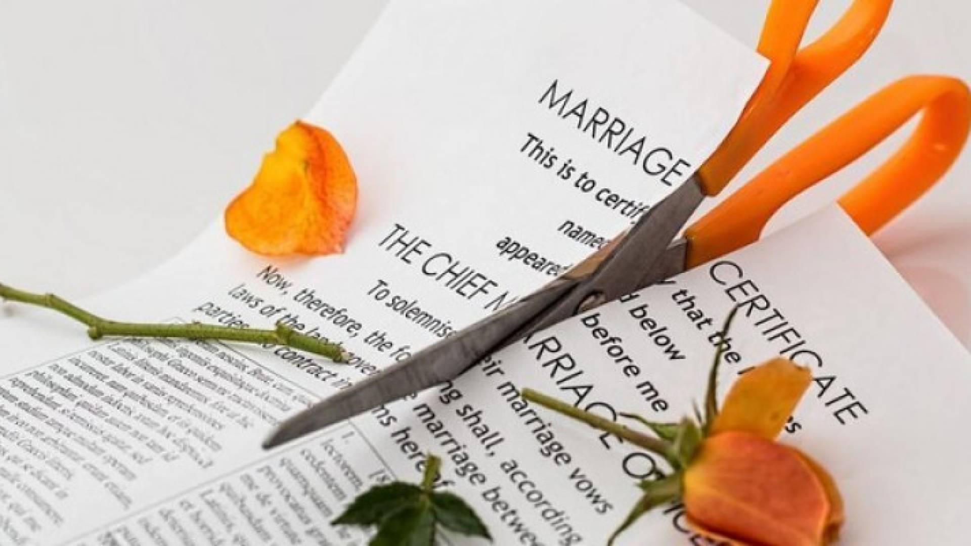 فنادق سويدية تقدم تعويضات للأزواج إذا انفصلوا خلال سنة