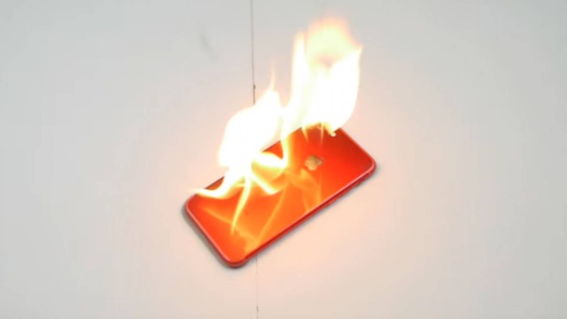  لم تلحق النار أي ضرر بهاتف آيفون 7 