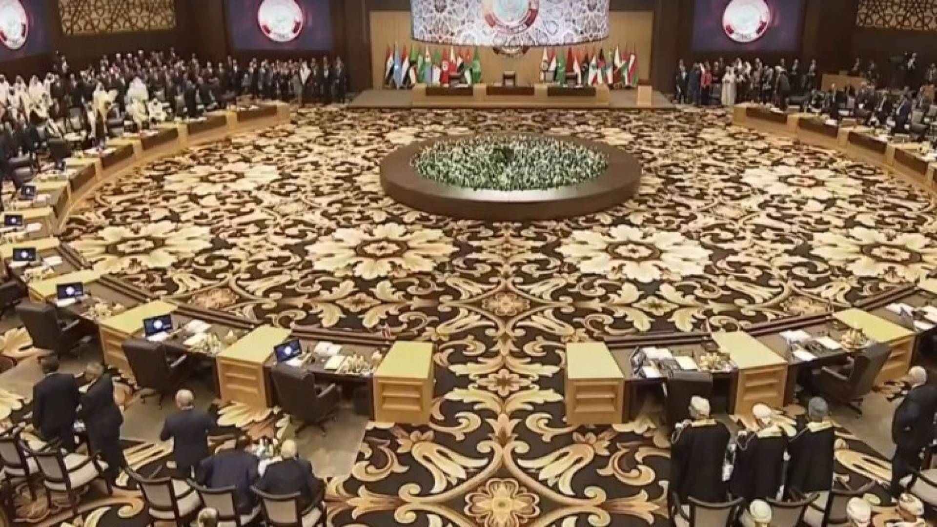 انطلاق أعمال القمة العربية