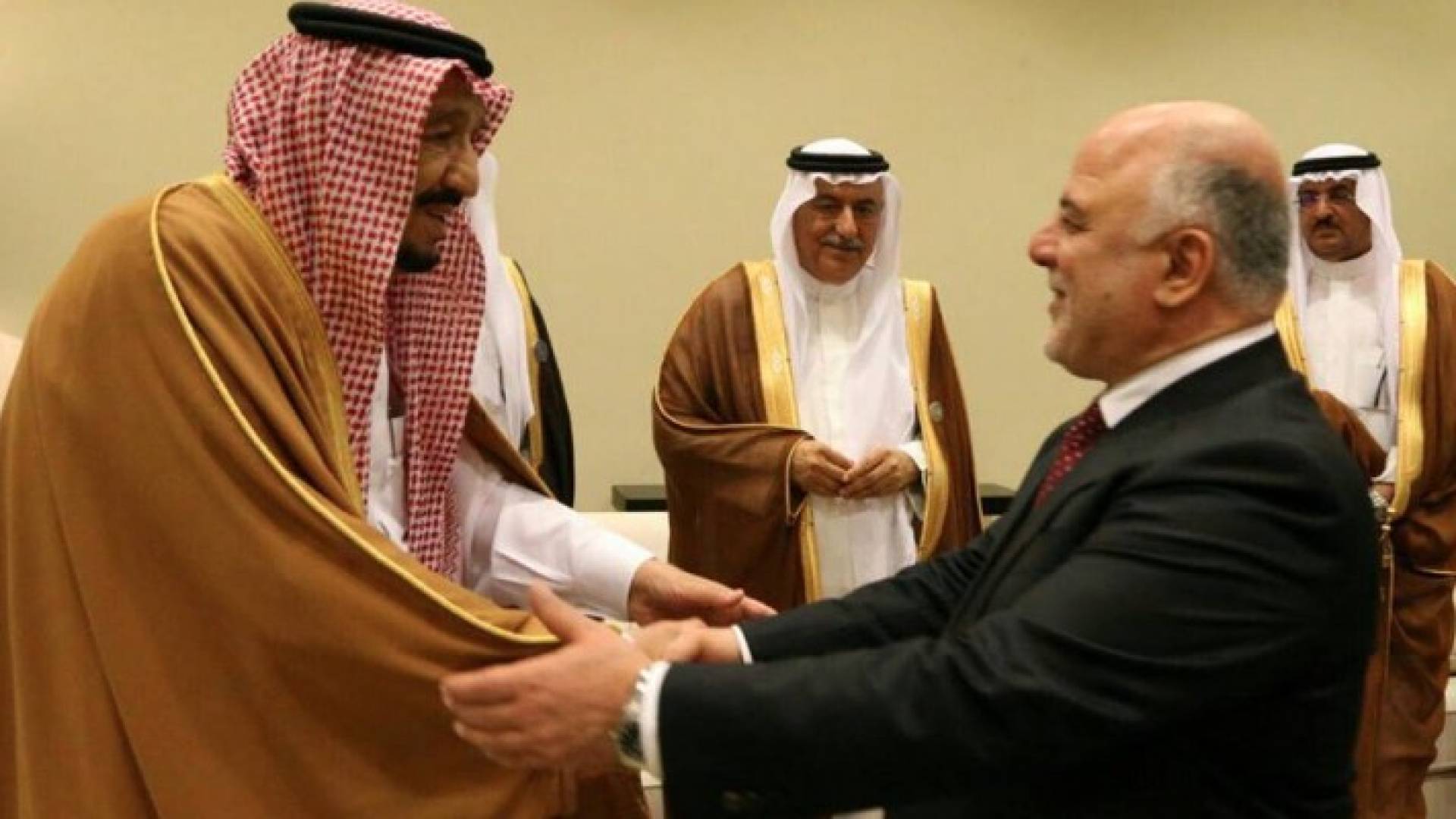 الملك سلمان يلتقي رئيس الوزراء العراقي حيدر العبادي